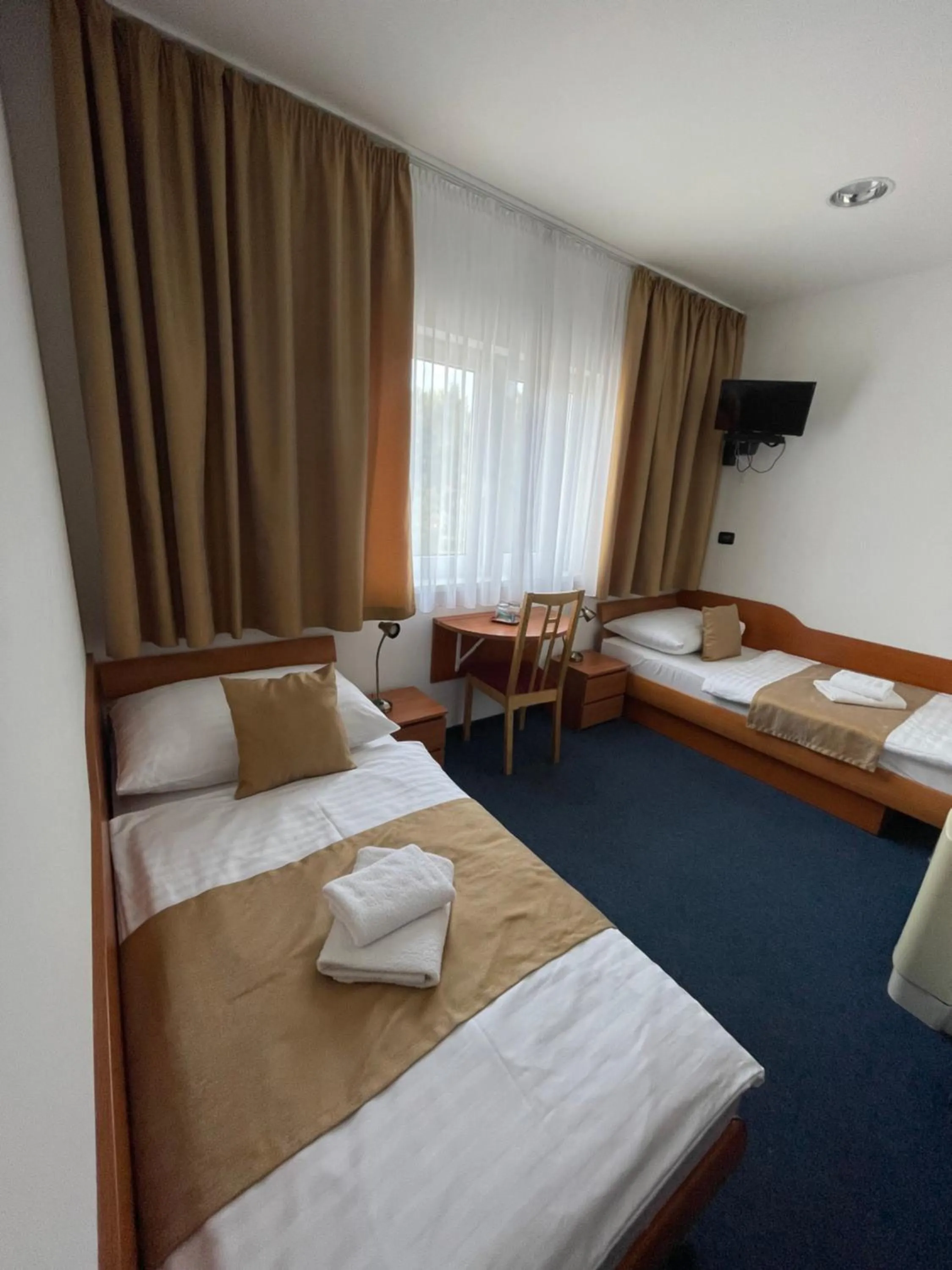 Photo of the whole room, Bed in Hotel Remy