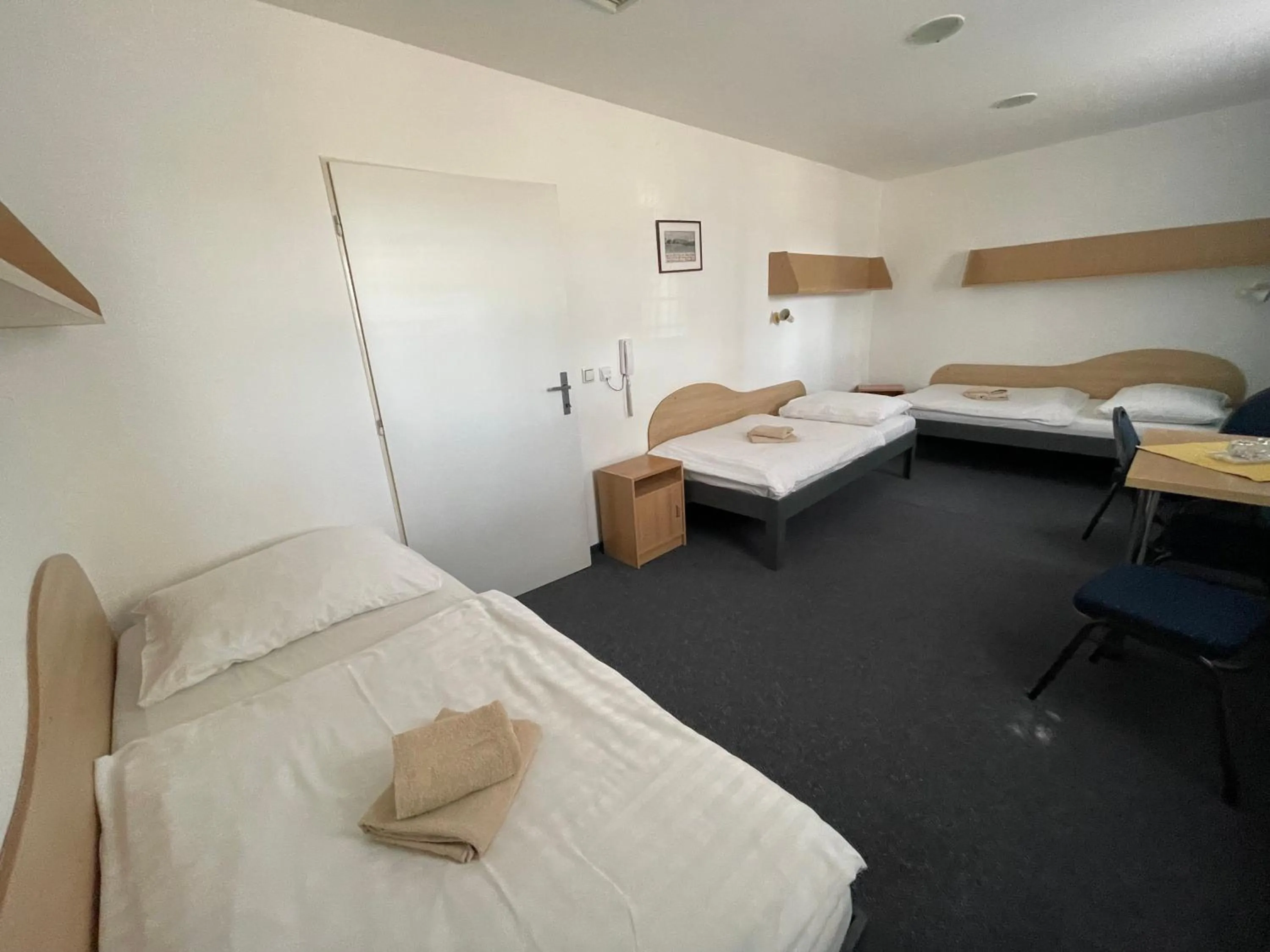 Photo of the whole room, Bed in Hotel Remy