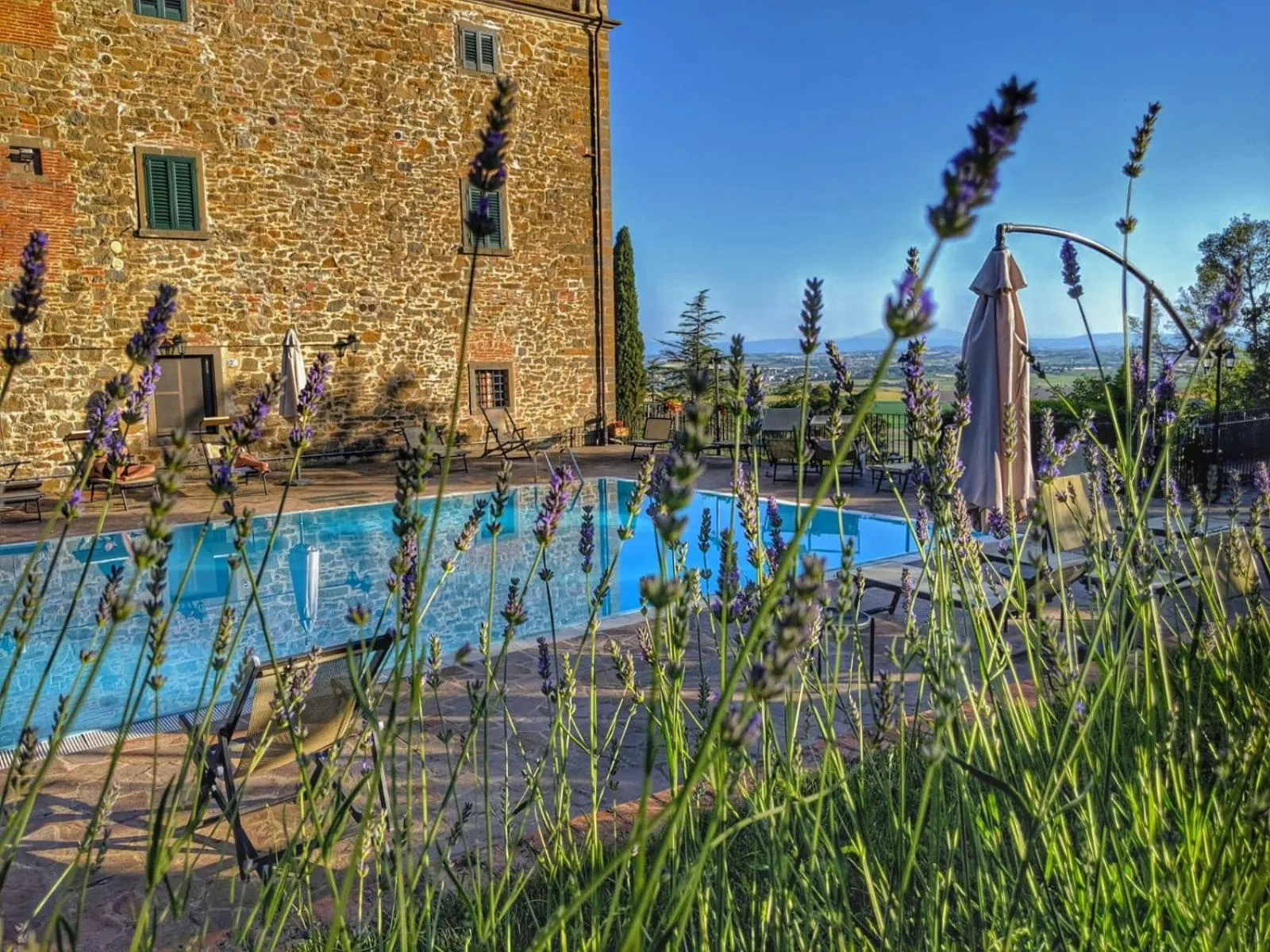 Pool view in Villa Schiatti