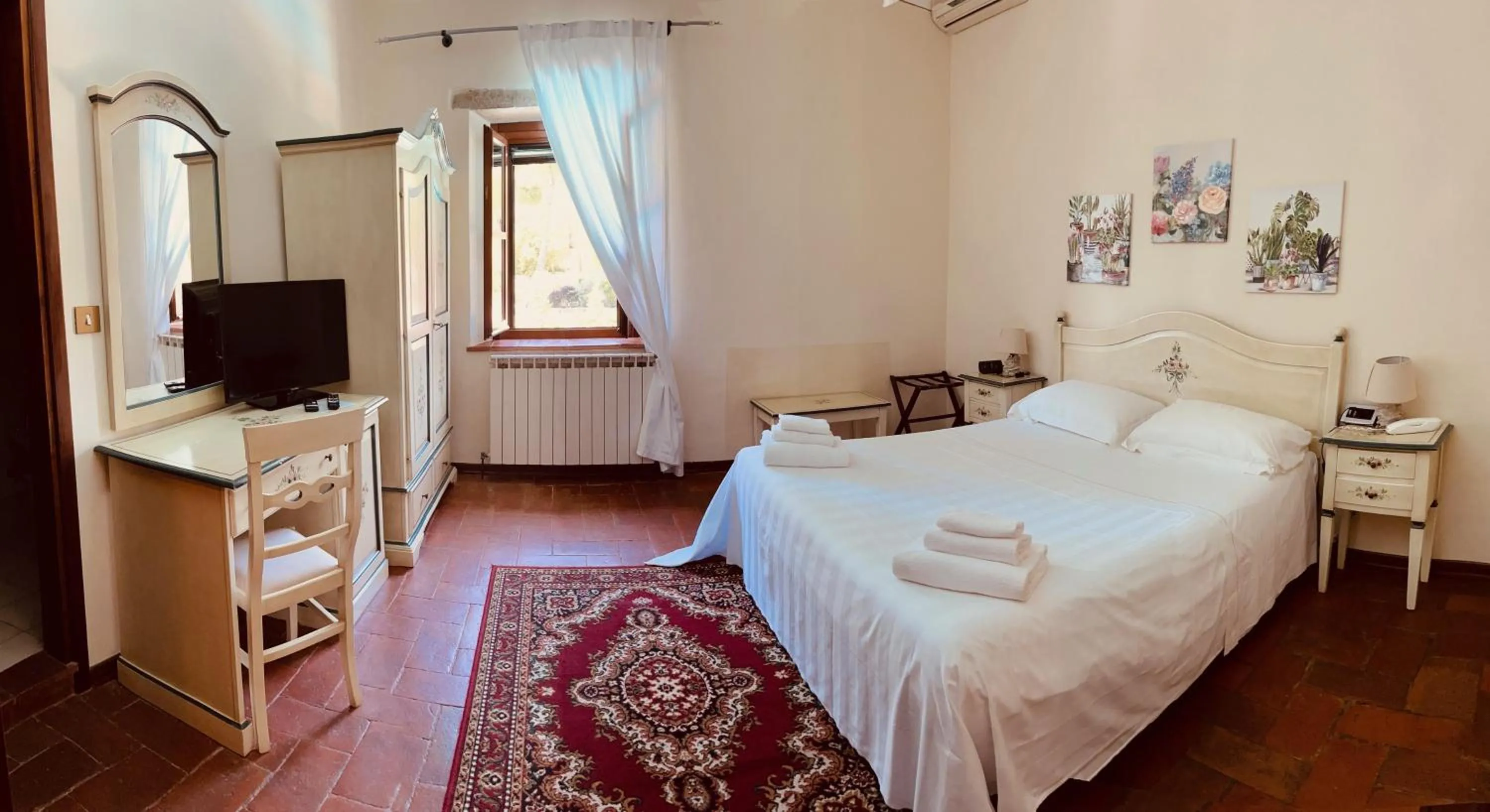 Bedroom, Bed in Villa Schiatti