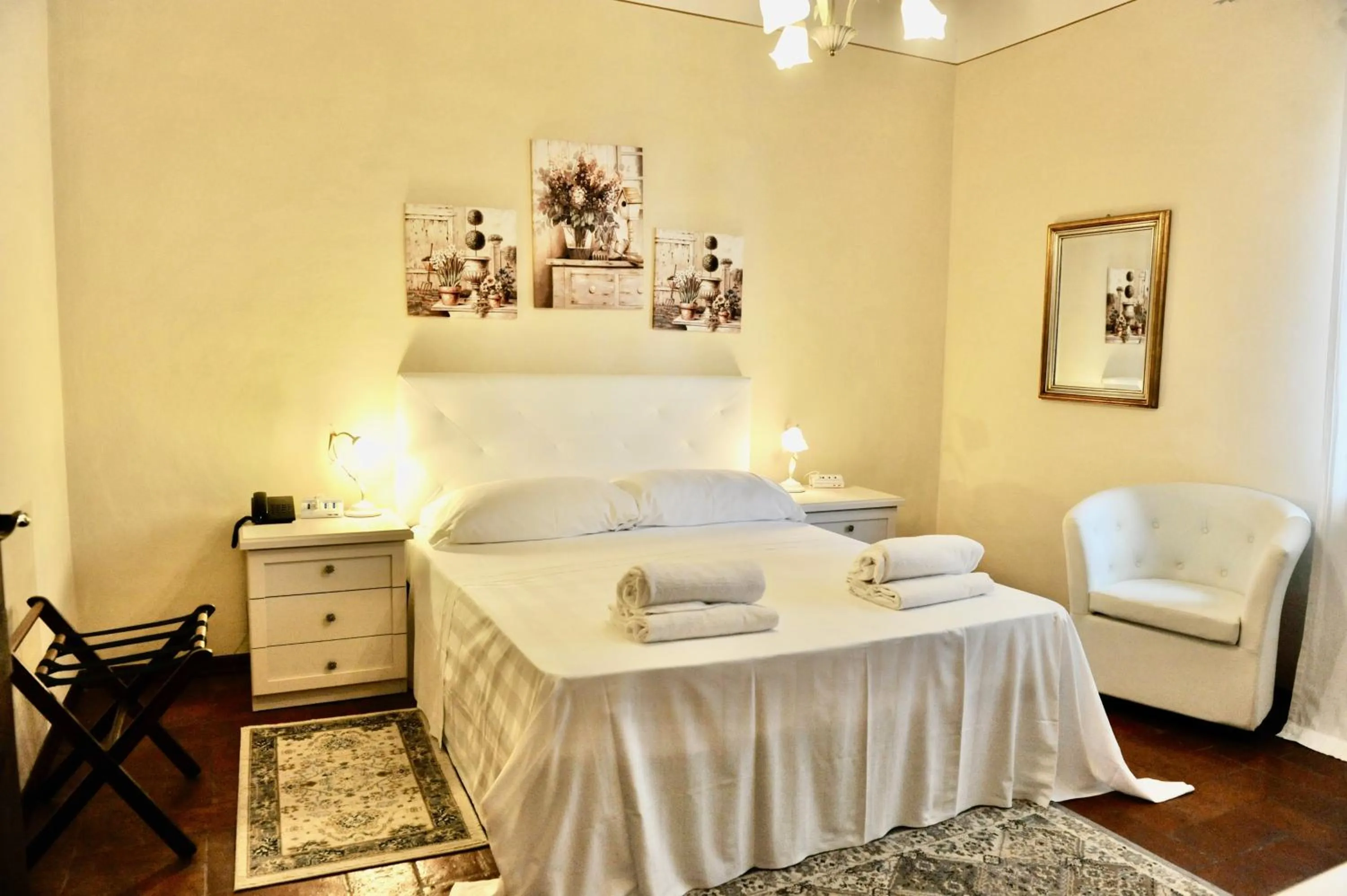 Photo of the whole room, Bed in Villa Schiatti
