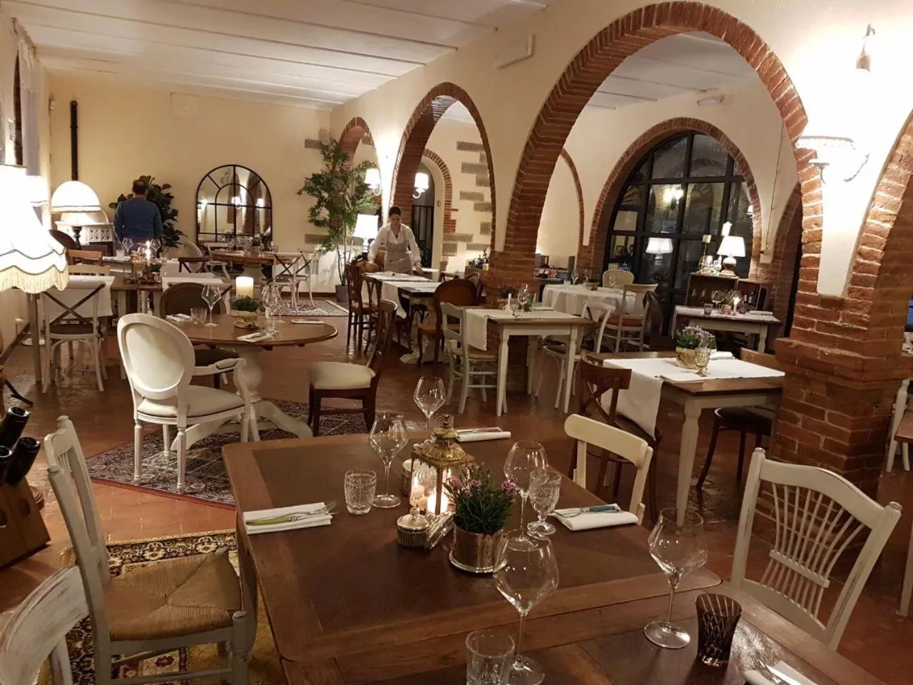 Restaurant/places to eat in Villa Schiatti