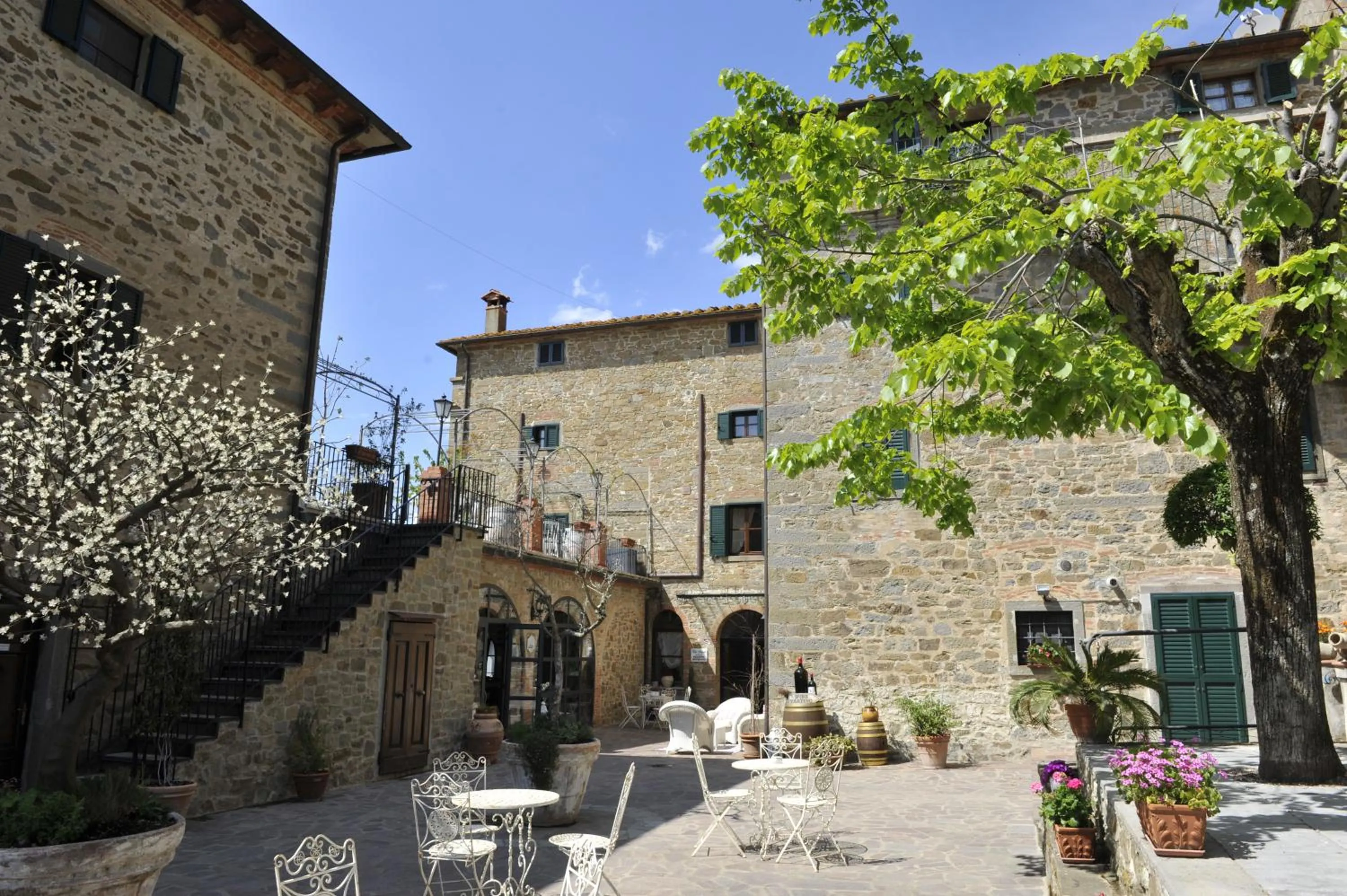 Property building in Villa Schiatti