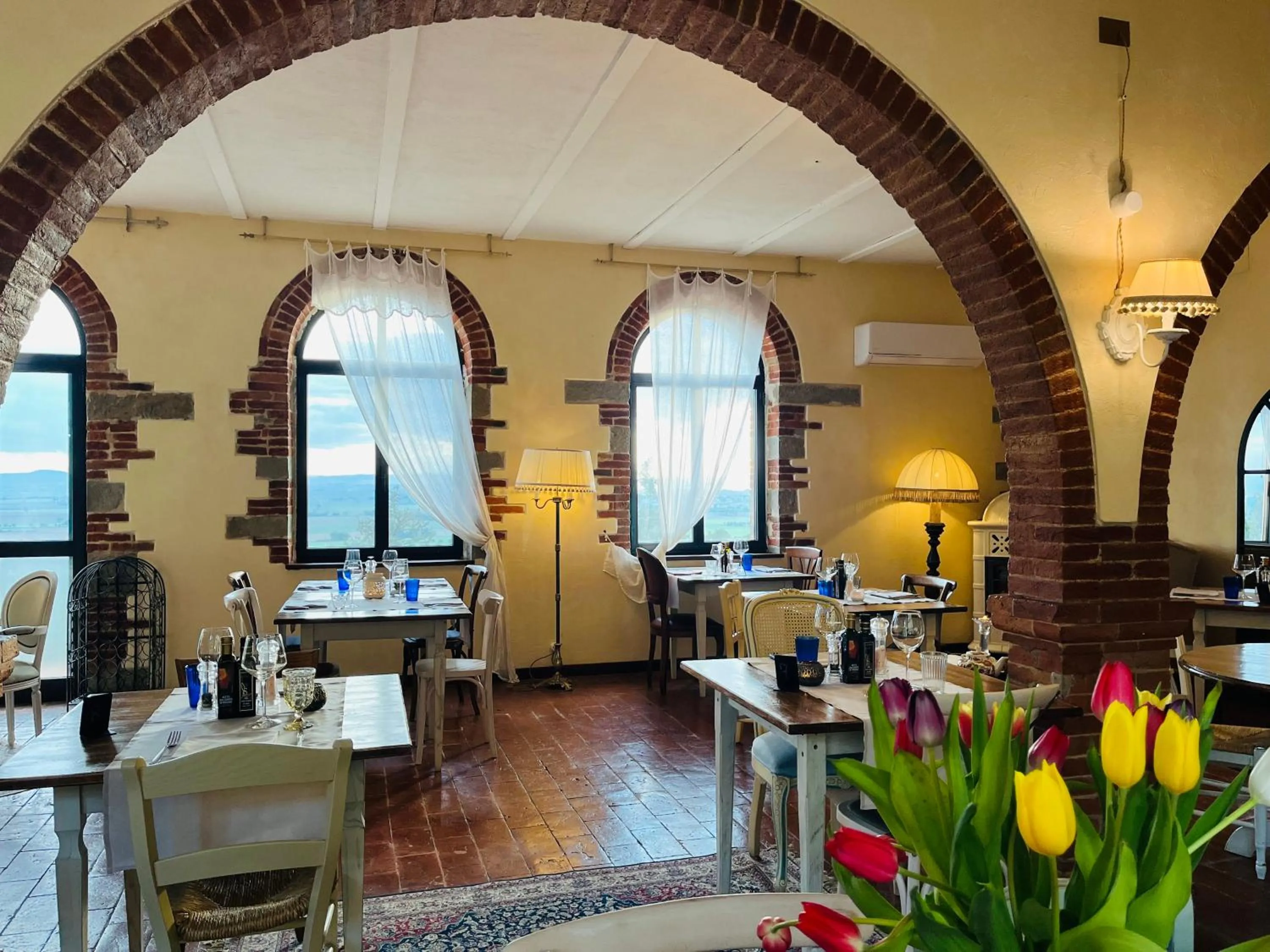 Restaurant/places to eat in Villa Schiatti