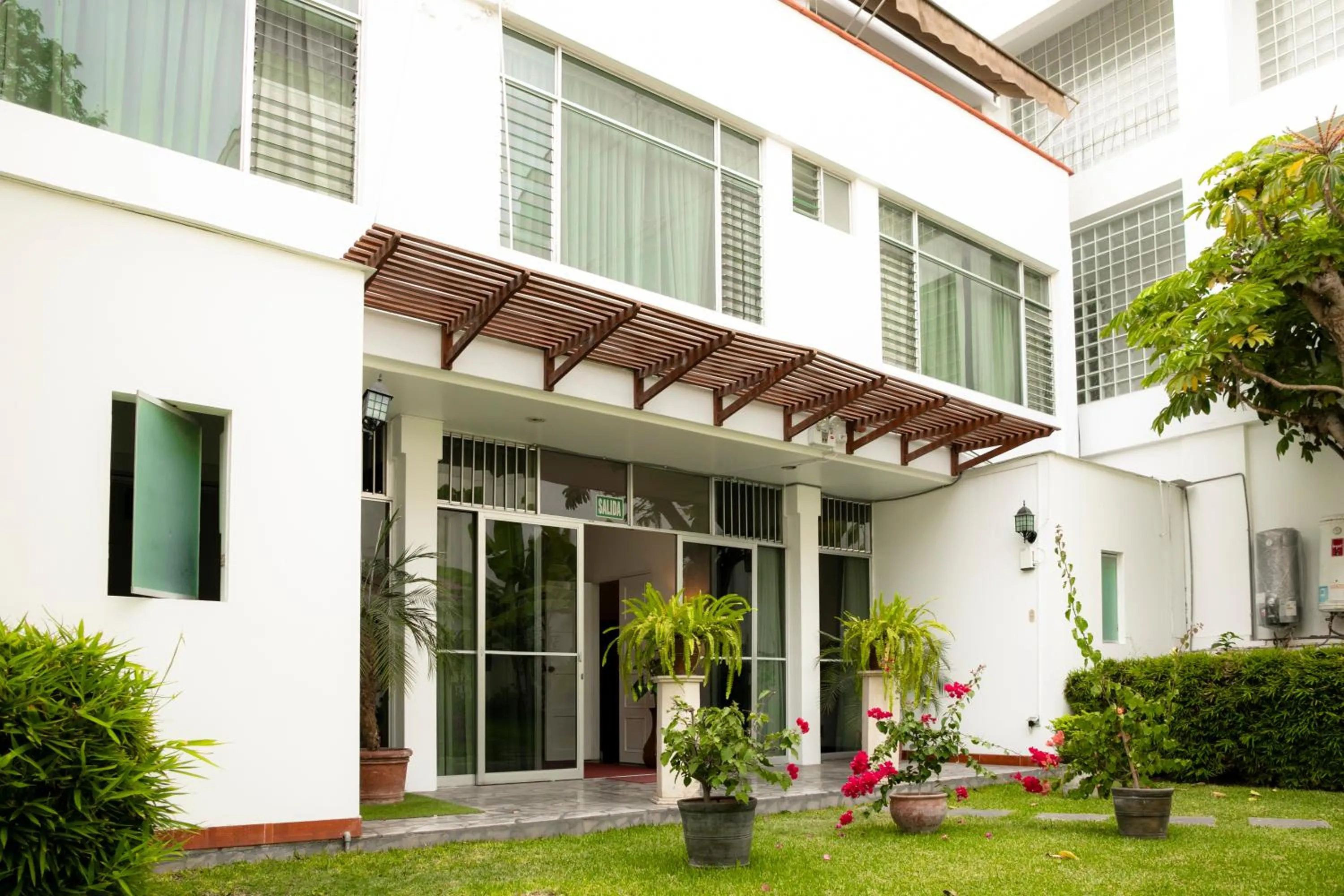 Property building in Casa Bella Boutique Hotel San Isidro