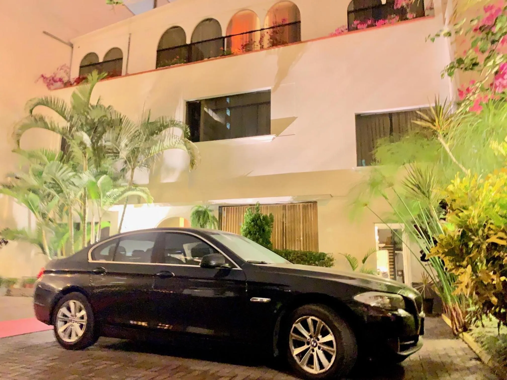 Parking in Casa Bella Boutique Hotel San Isidro