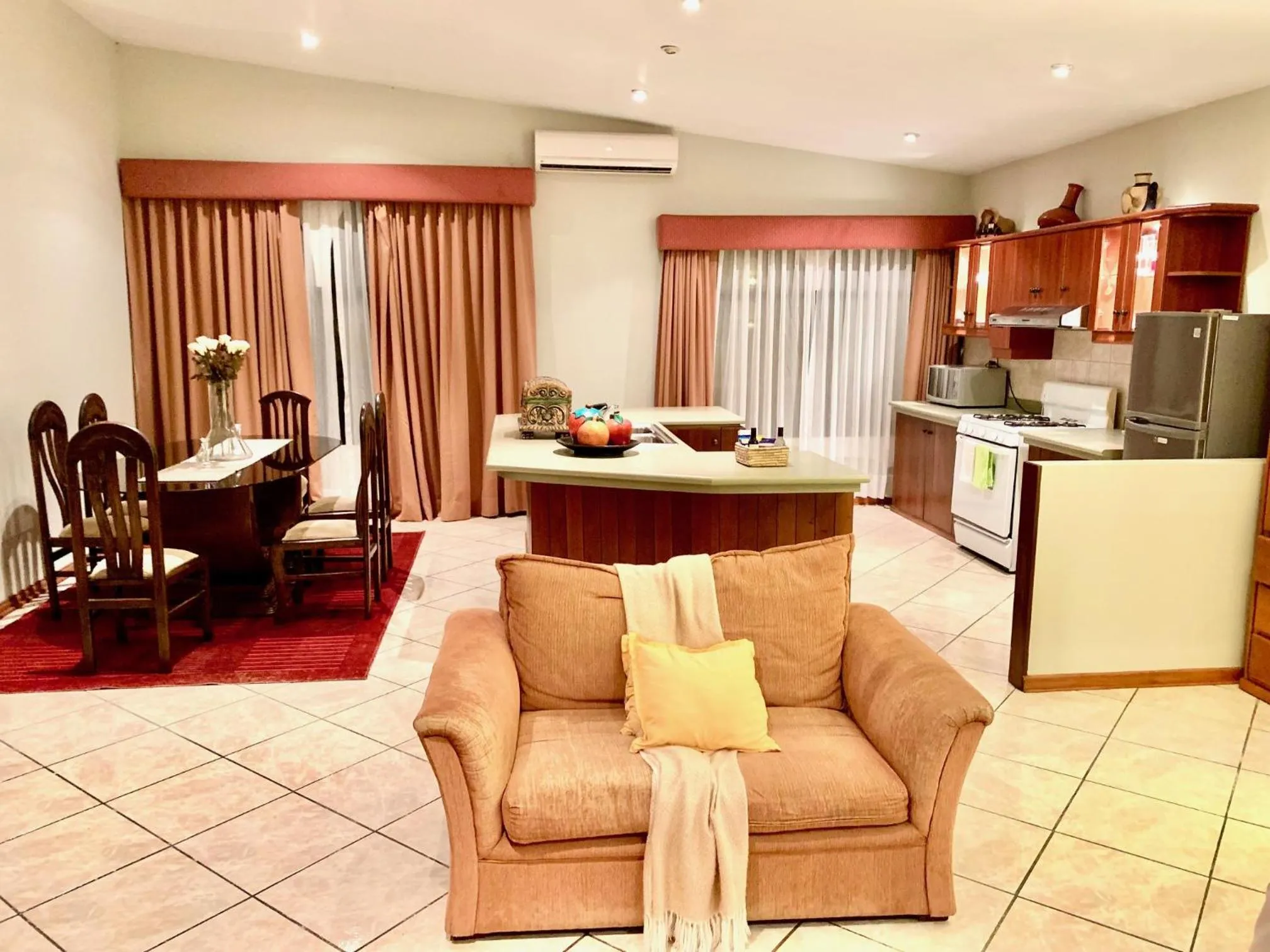 Photo of the whole room in Casa Bella Boutique Hotel San Isidro