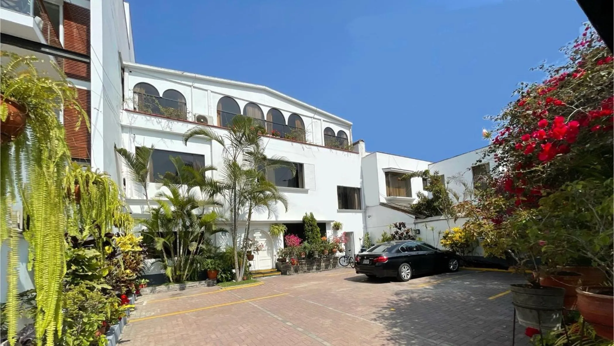 Property building in Casa Bella Boutique Hotel San Isidro