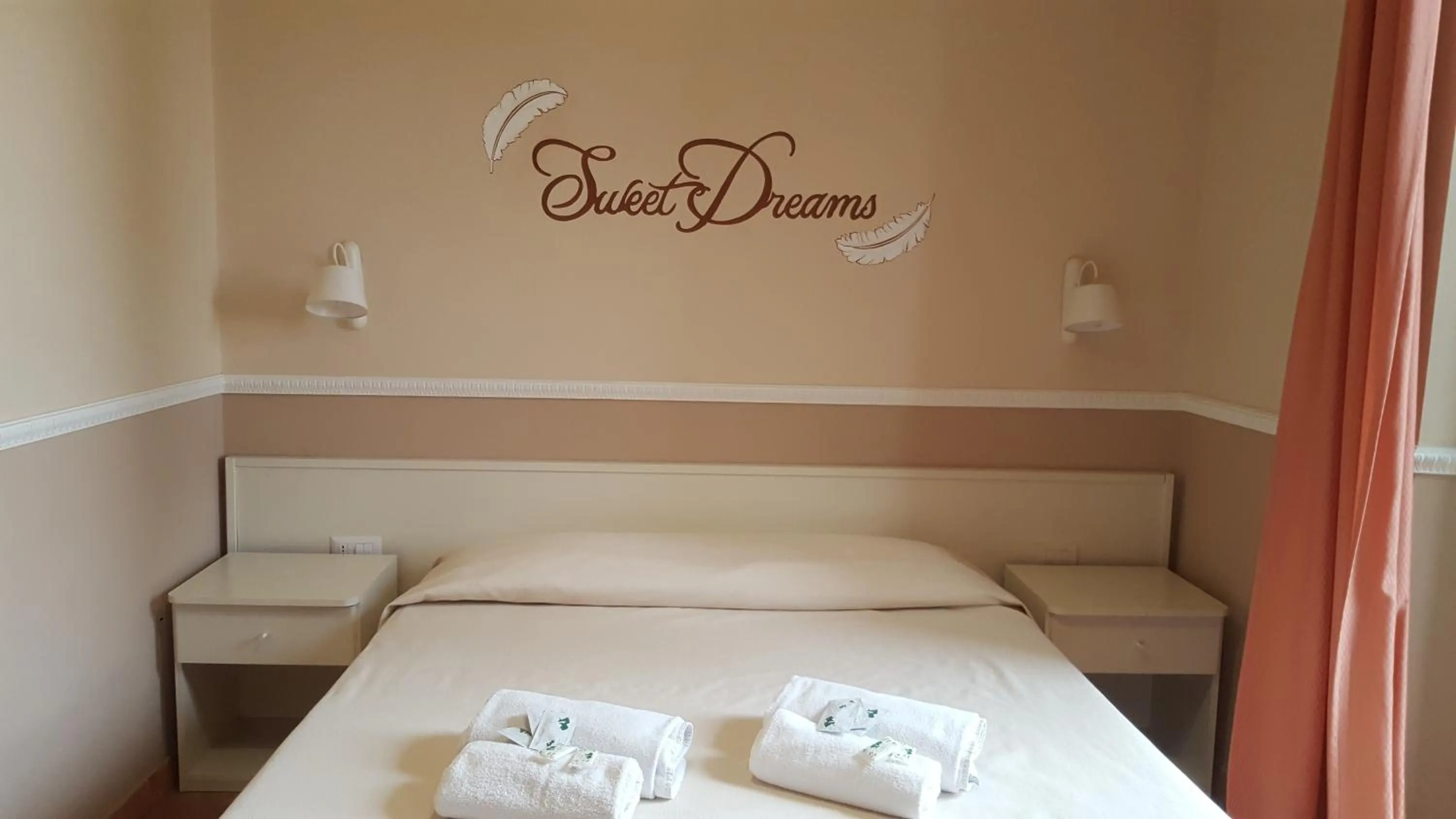 Bedroom, Bed in Hotel Moderno