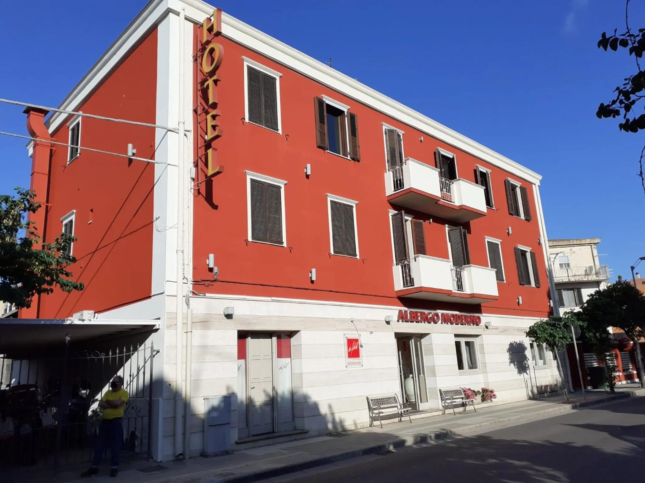 Property building in Hotel Moderno