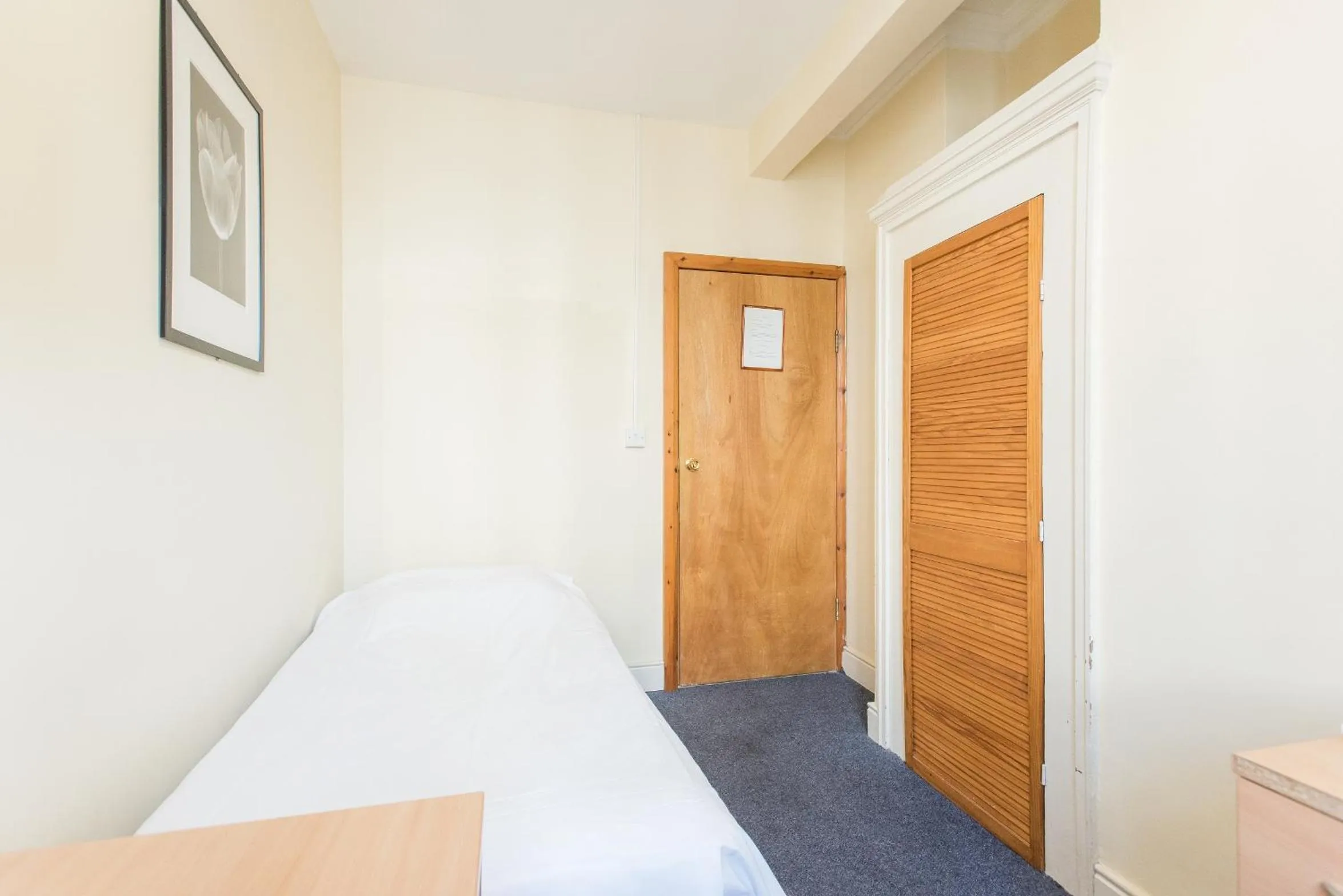 Photo of the whole room in Hotel Strand Continental