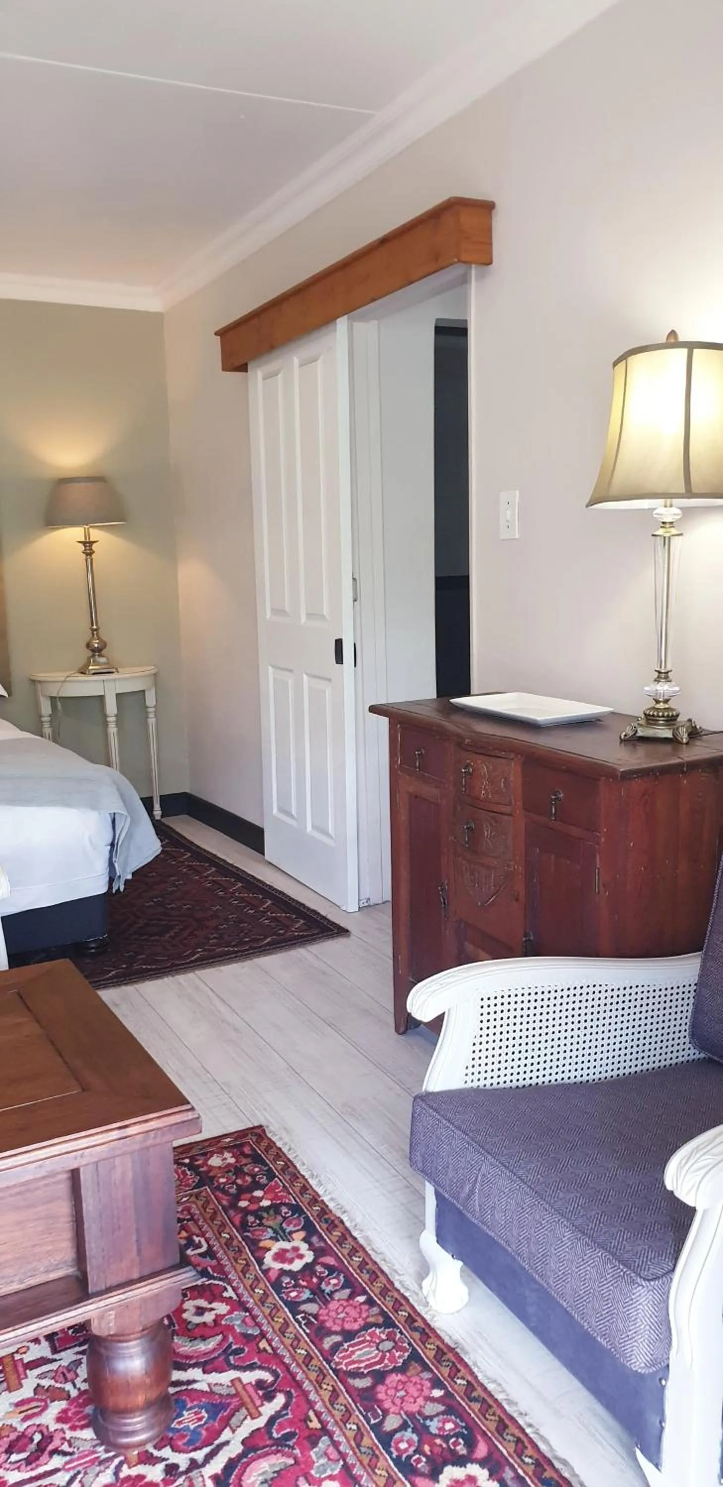 Photo of the whole room, Bed in Haggards on Hilldrop