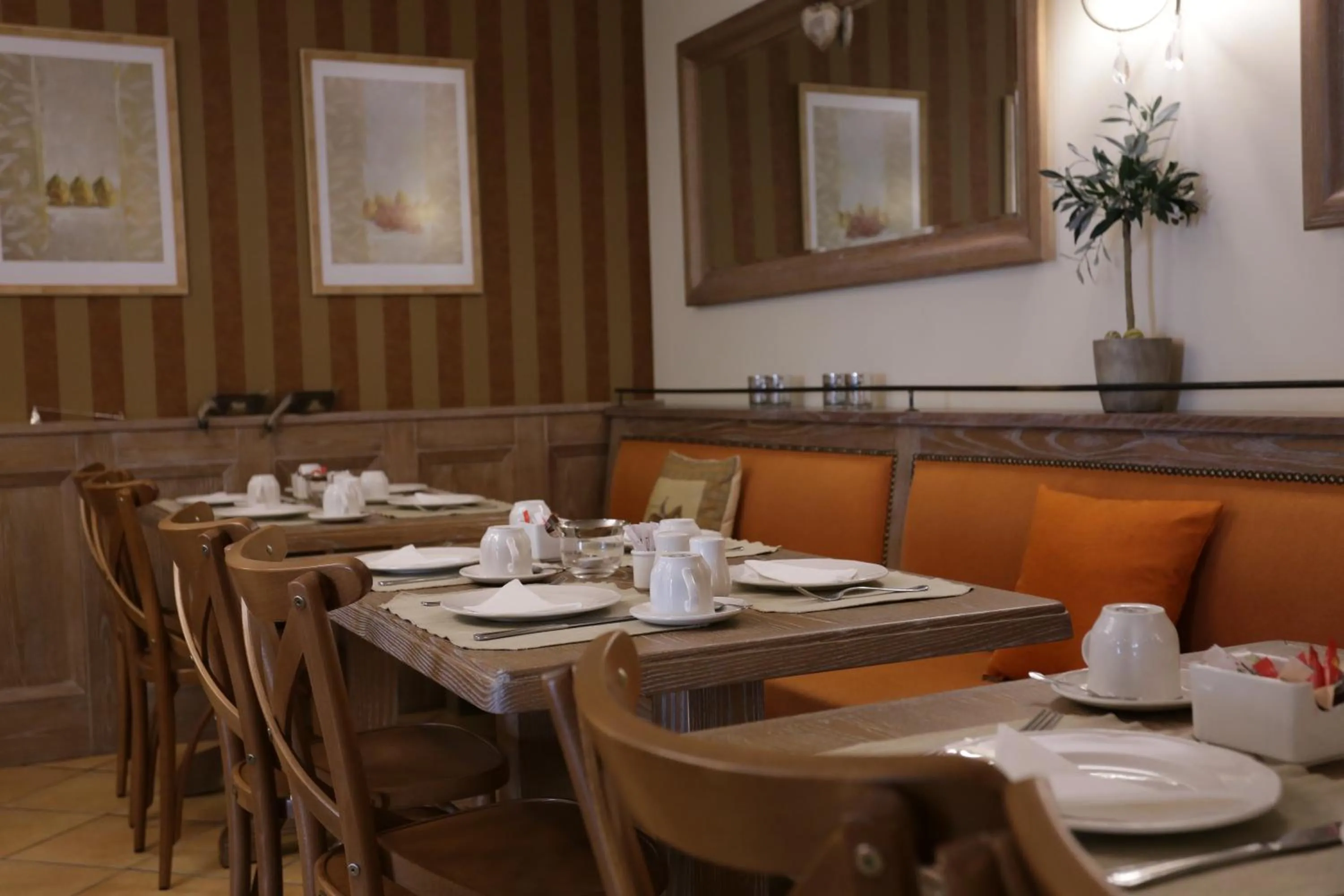 Restaurant/places to eat in Gamila Rocks Mountain Hotel