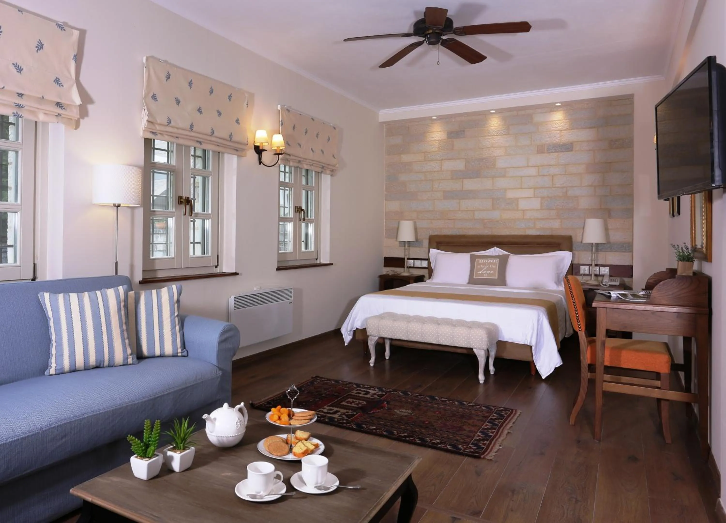 Photo of the whole room, Bed in Gamila Rocks Mountain Hotel