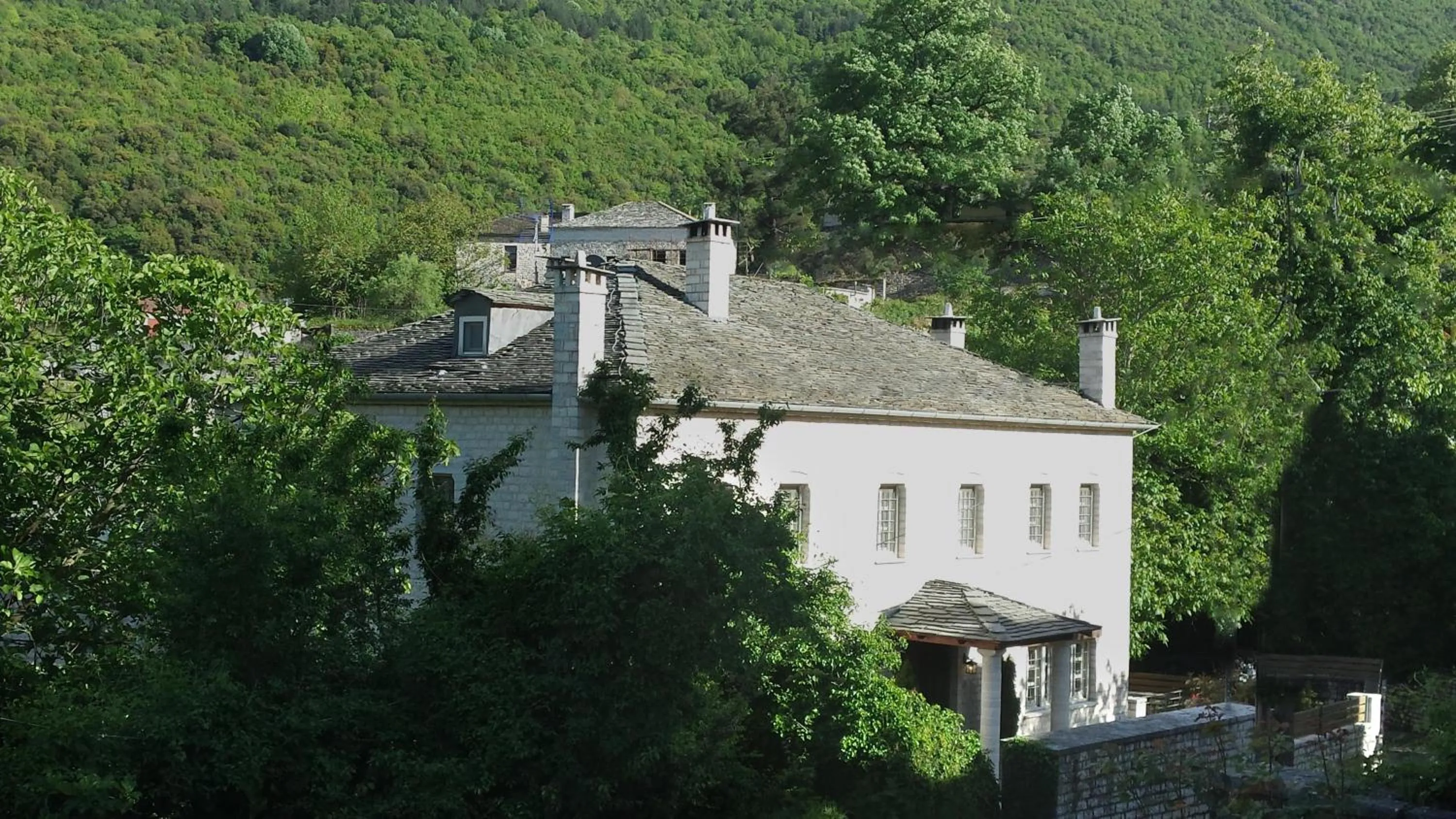 Facade/entrance in Gamila Rocks Mountain Hotel