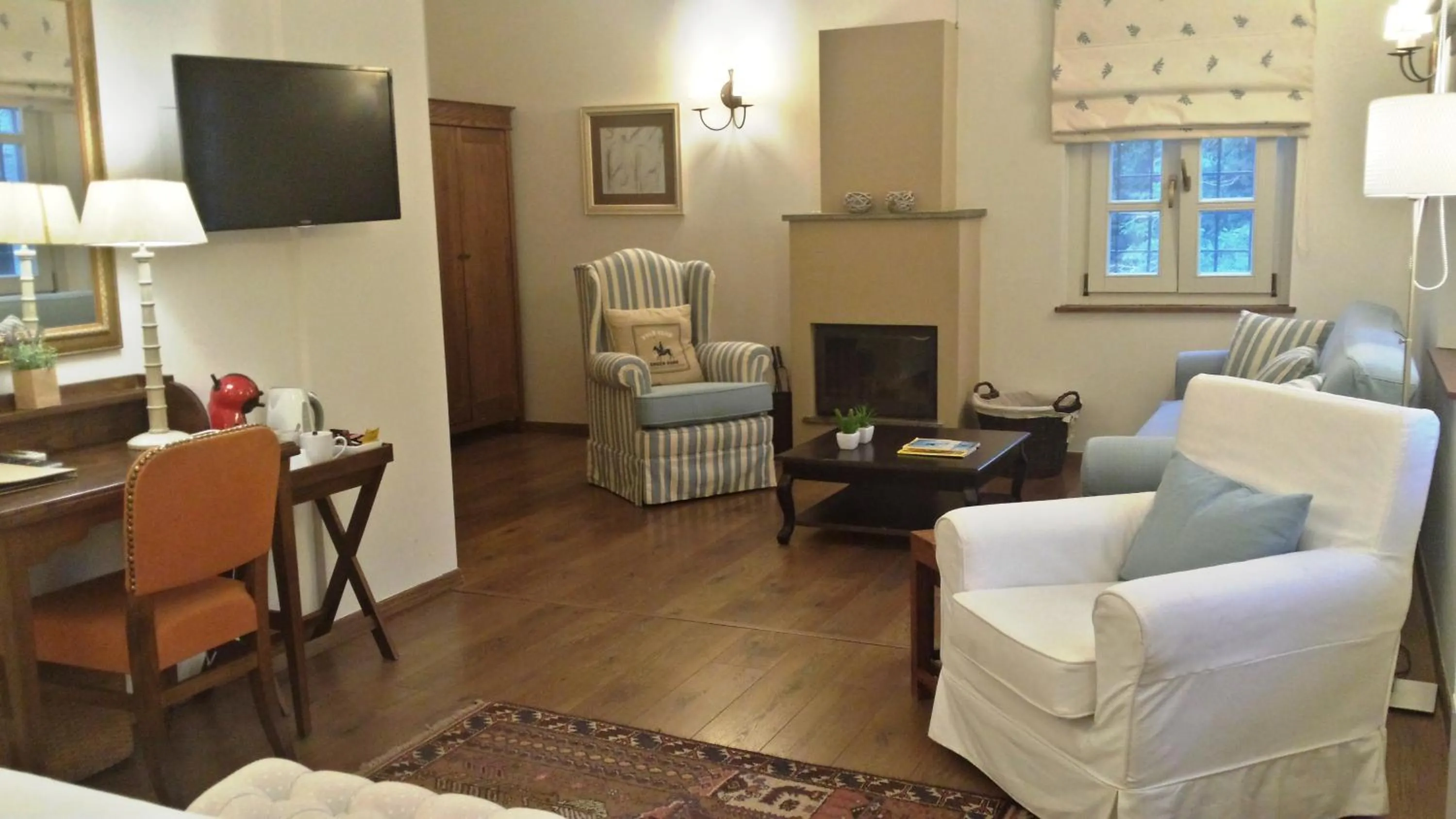 Photo of the whole room in Gamila Rocks Mountain Hotel