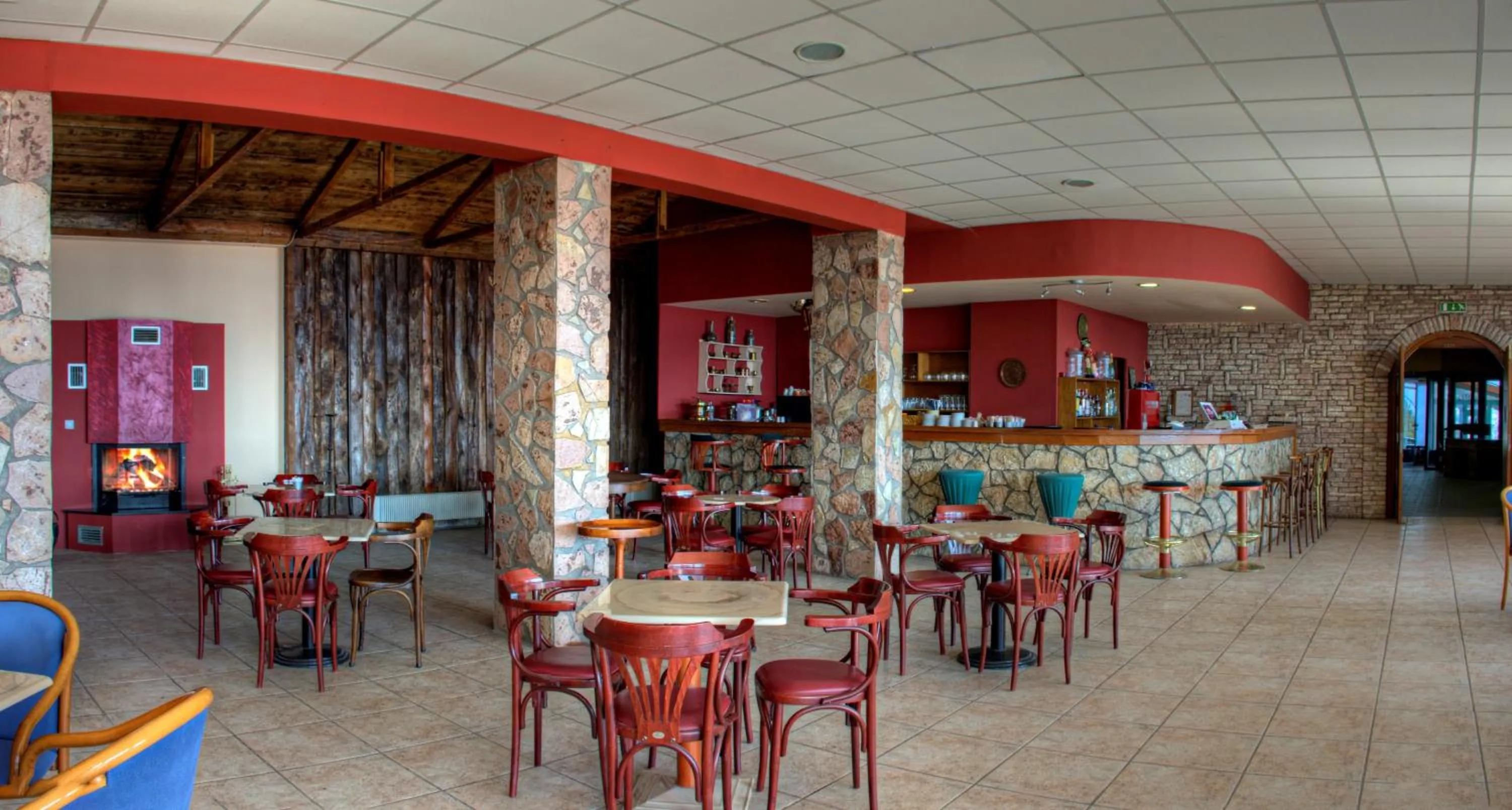 Lounge or bar in Hotel Lecadin