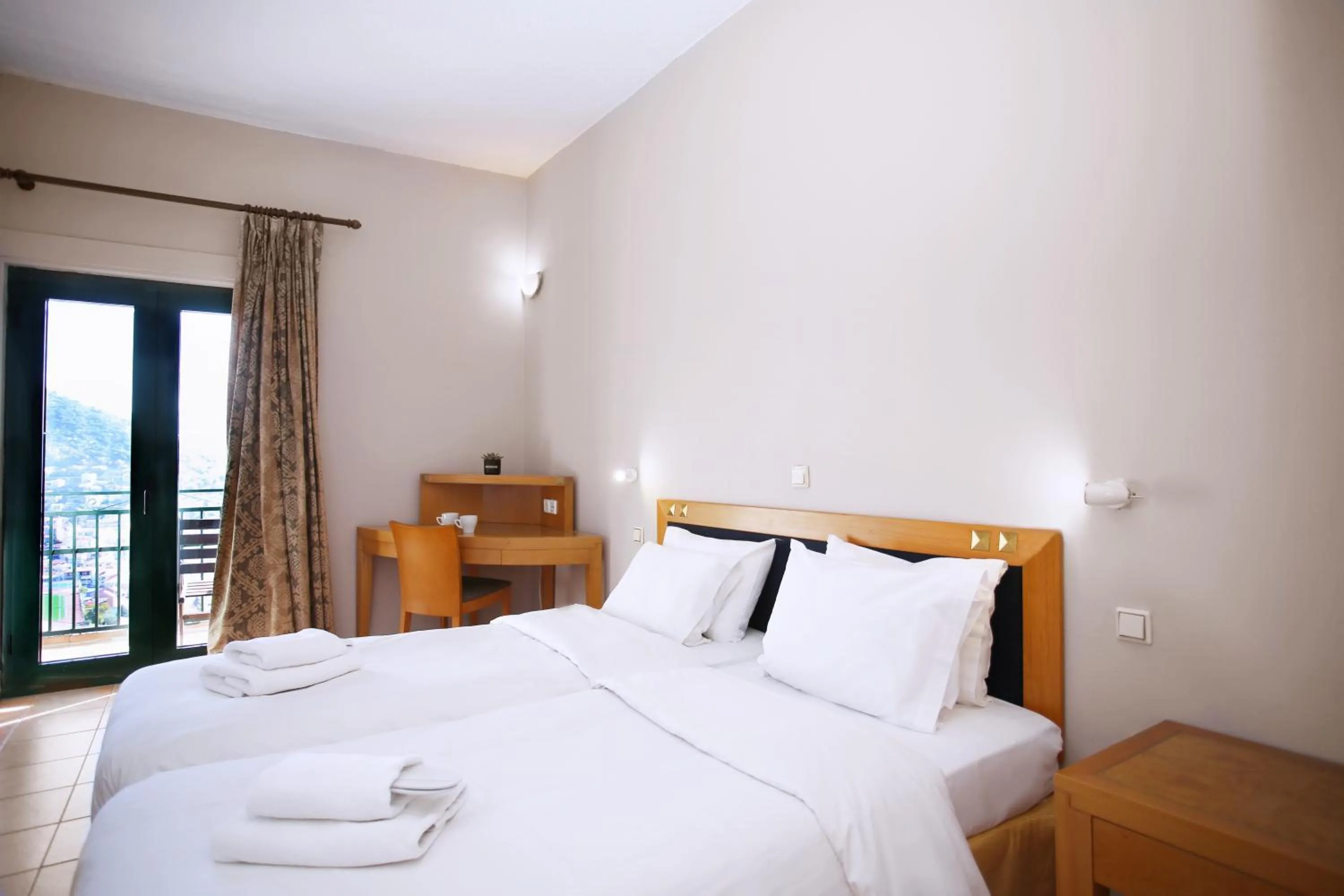 Property building, Bed in Hotel Lecadin