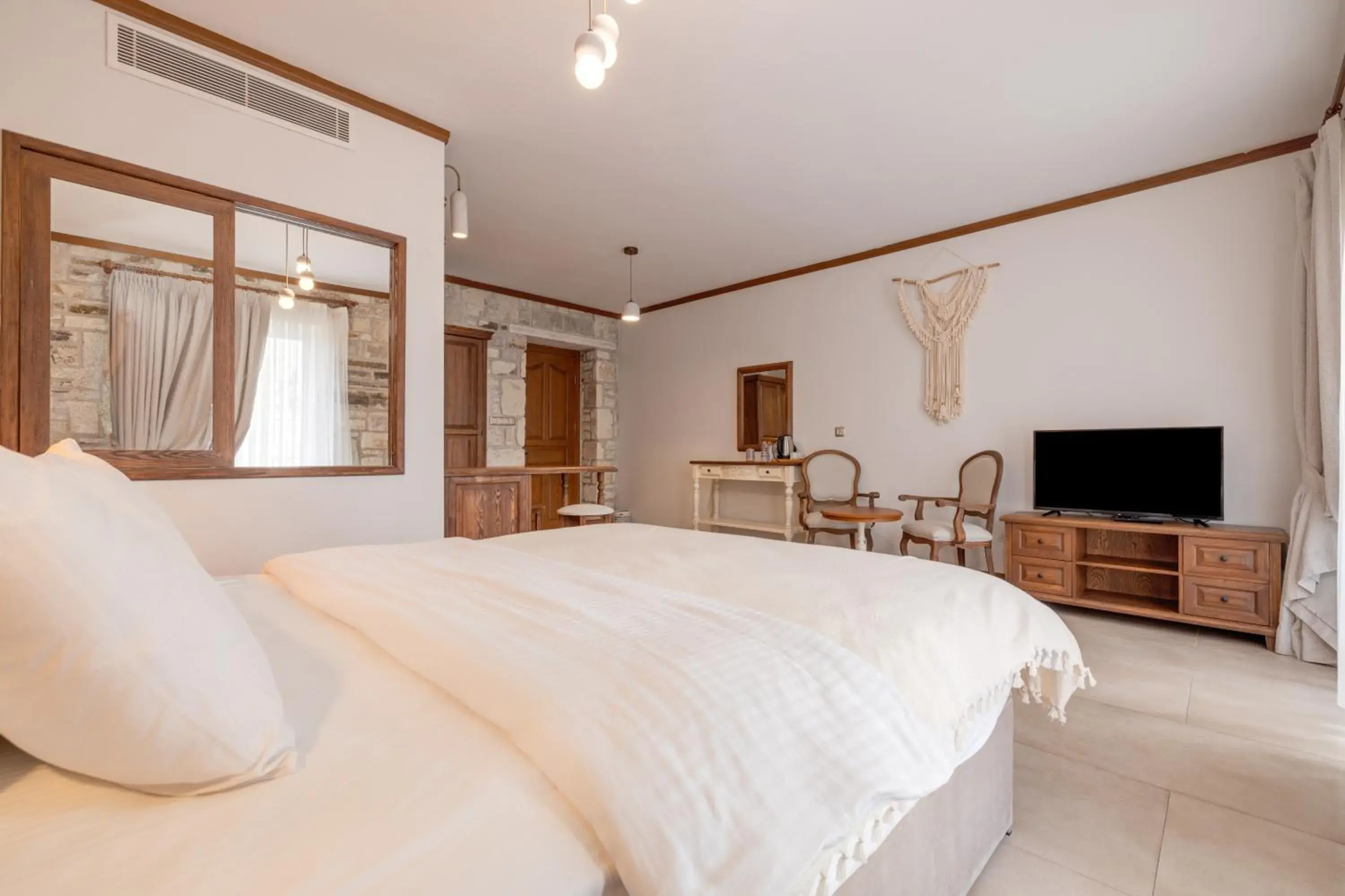 Deluxe Double Room (2 Adults + 1 Child) in Navalia Hotel Deluxe Double Room (2 Adults + 1 Child) in Navalia Hotel