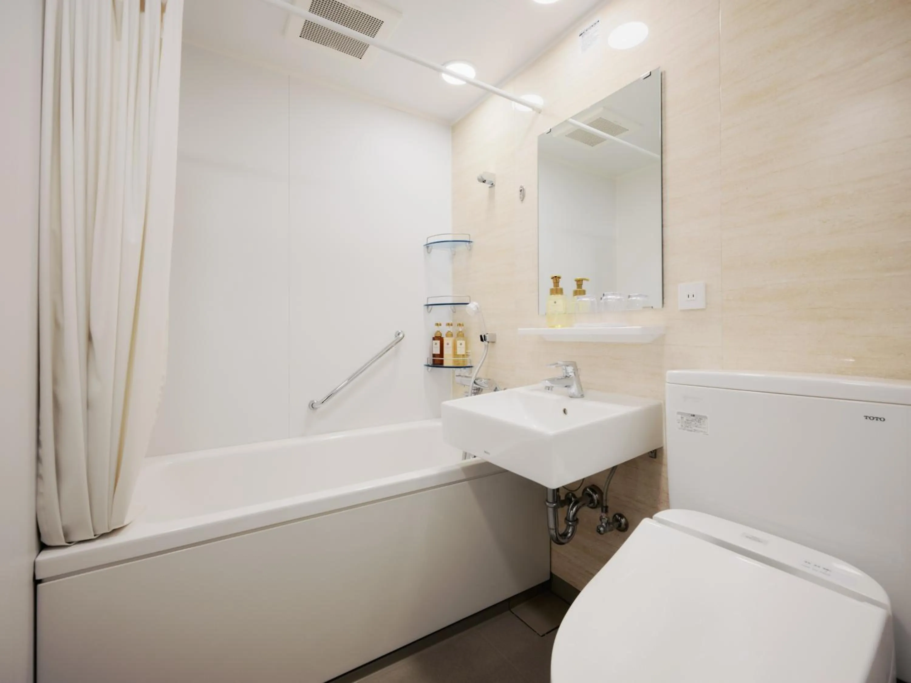 Shower in hotel MONday Haneda Airport