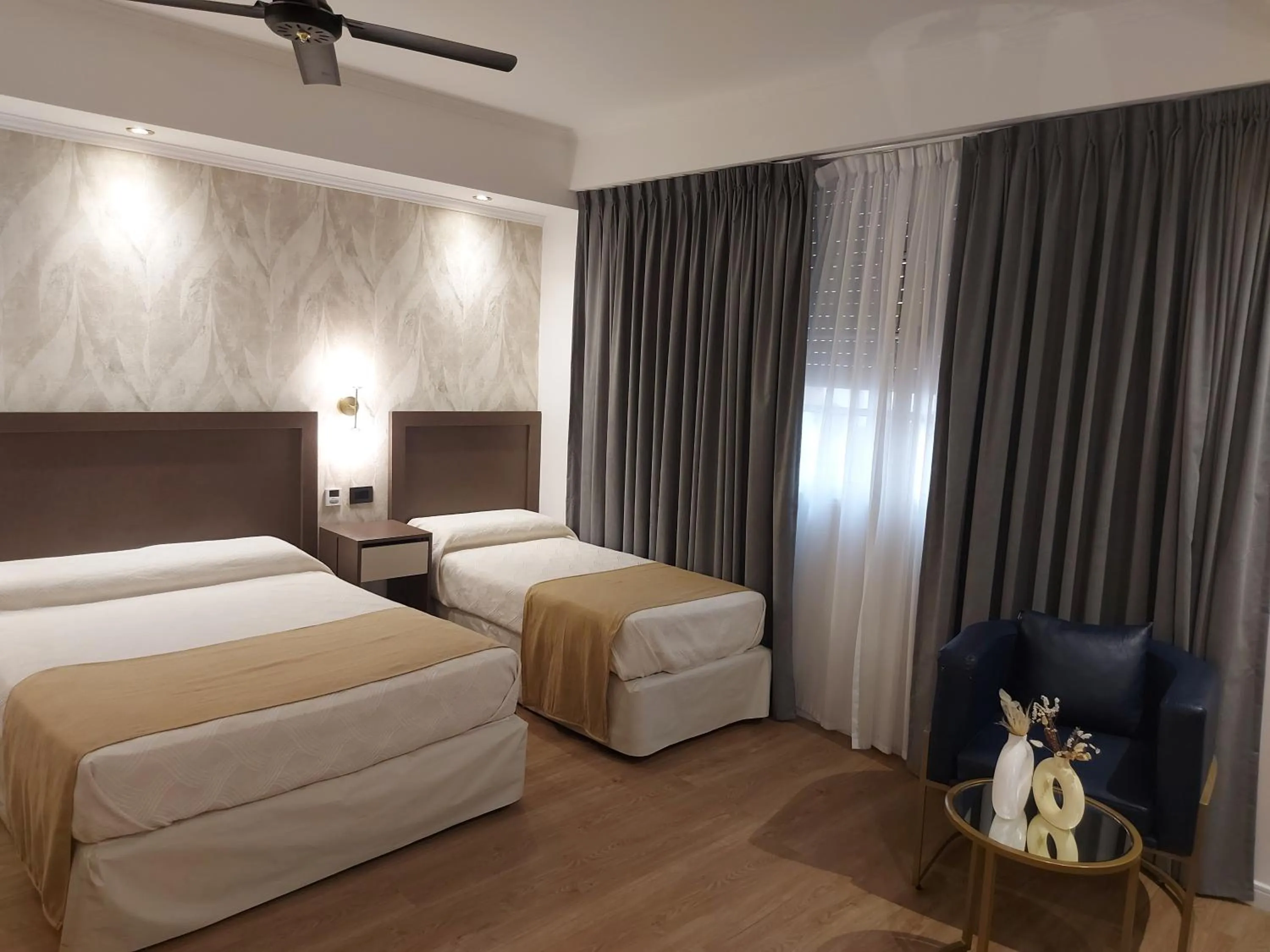 Photo of the whole room, Bed in Hotel Internacional