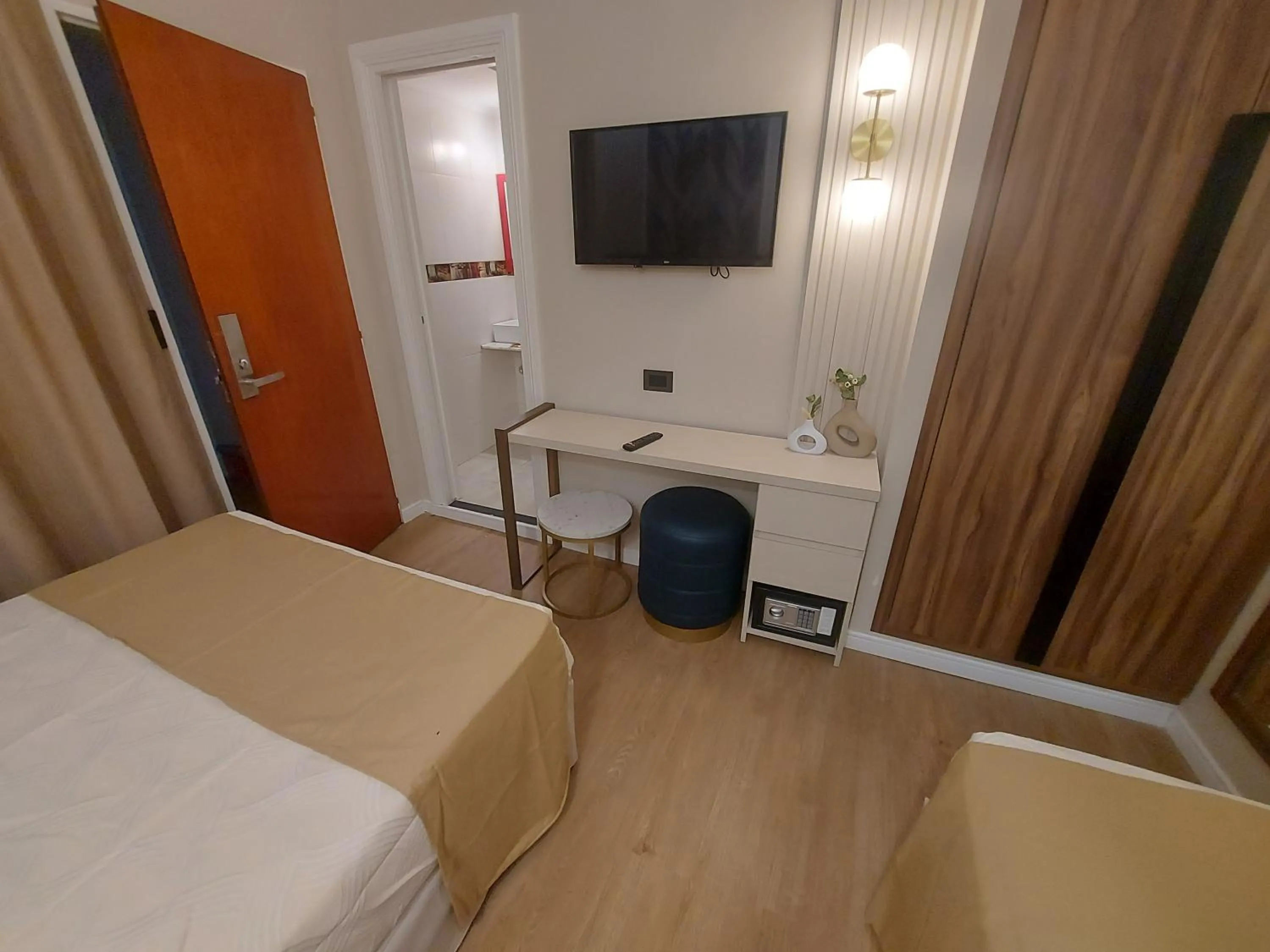 Photo of the whole room, Bed in Hotel Internacional