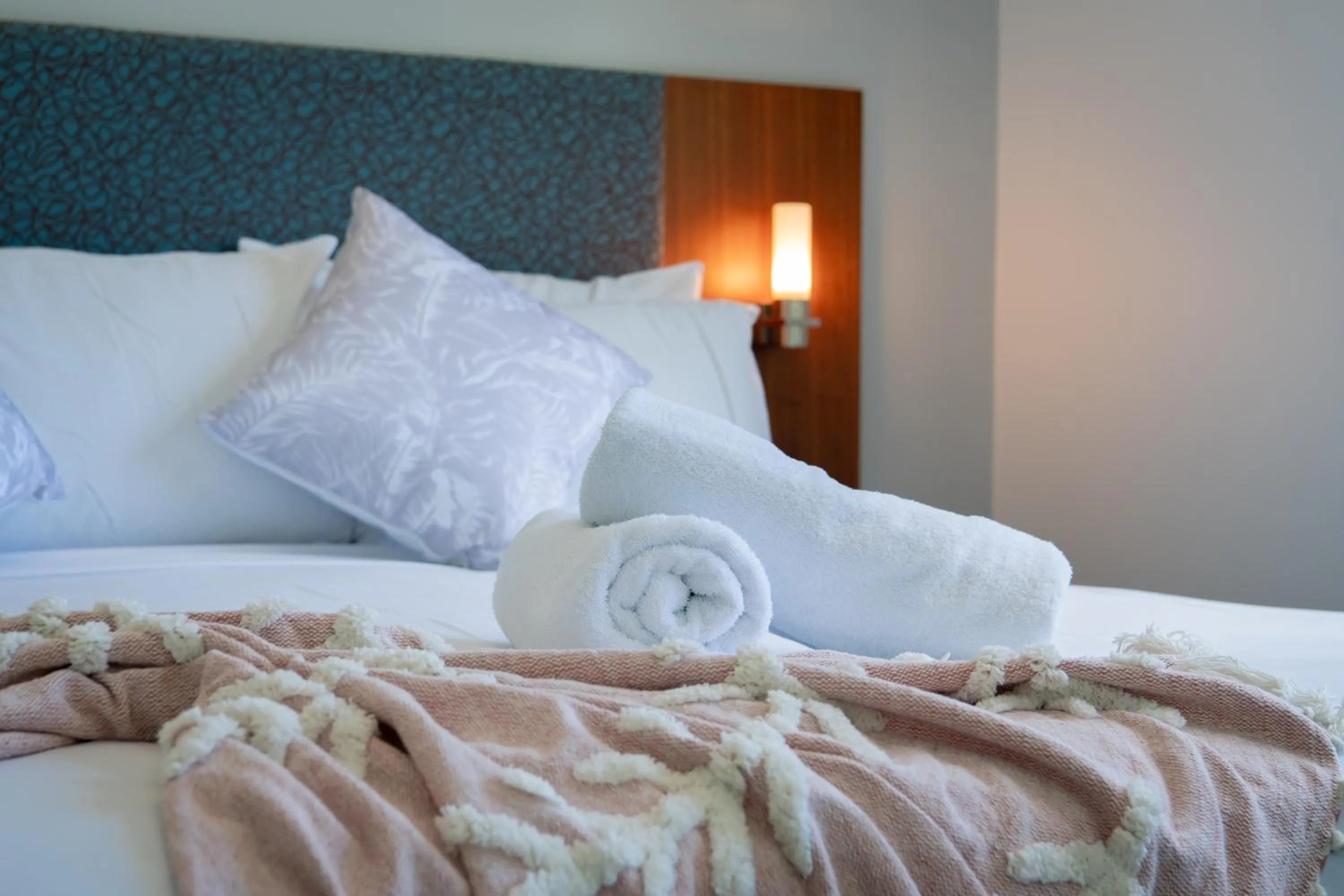 Bed in Airlie Summit Apartments