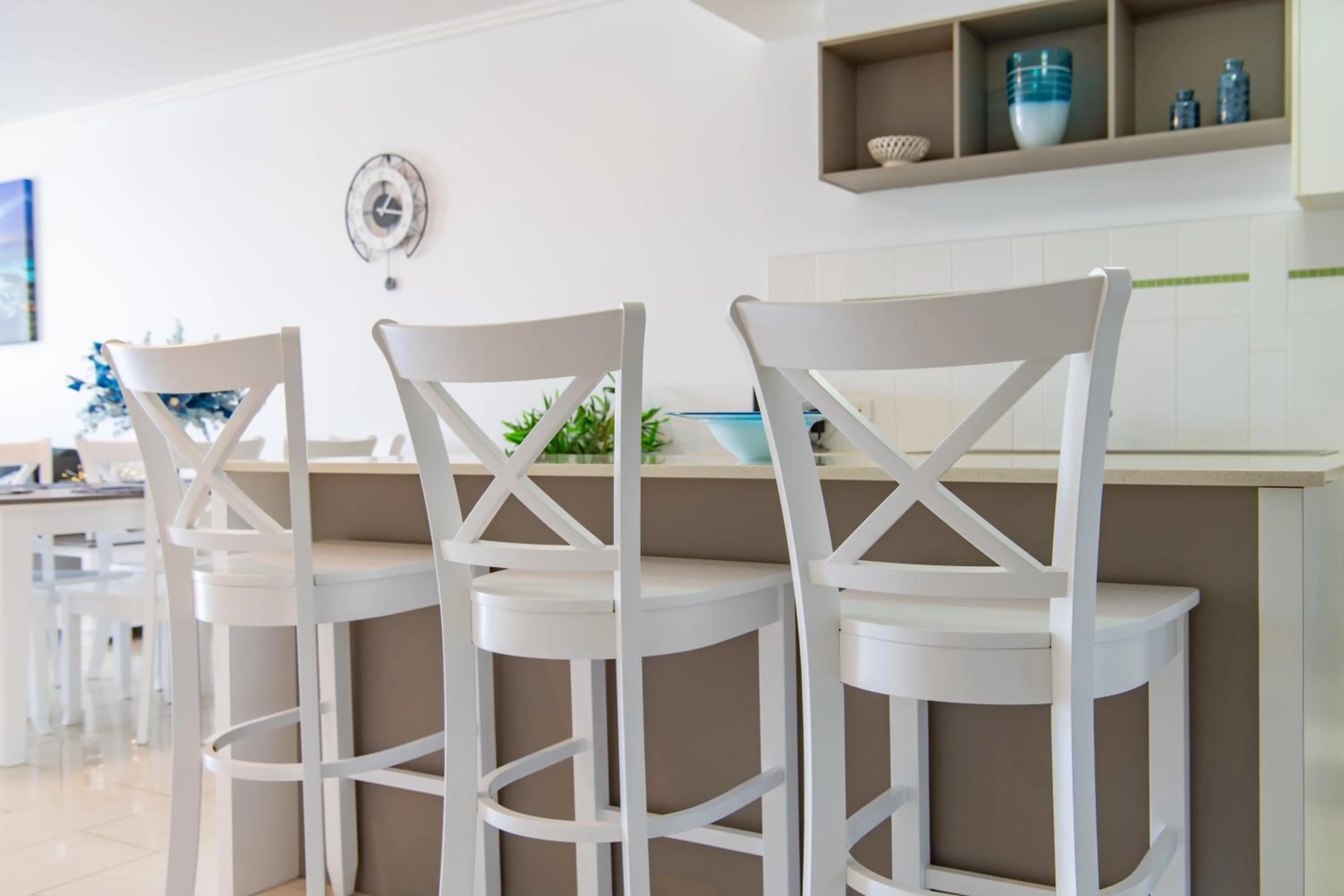 kitchen in Airlie Summit Apartments