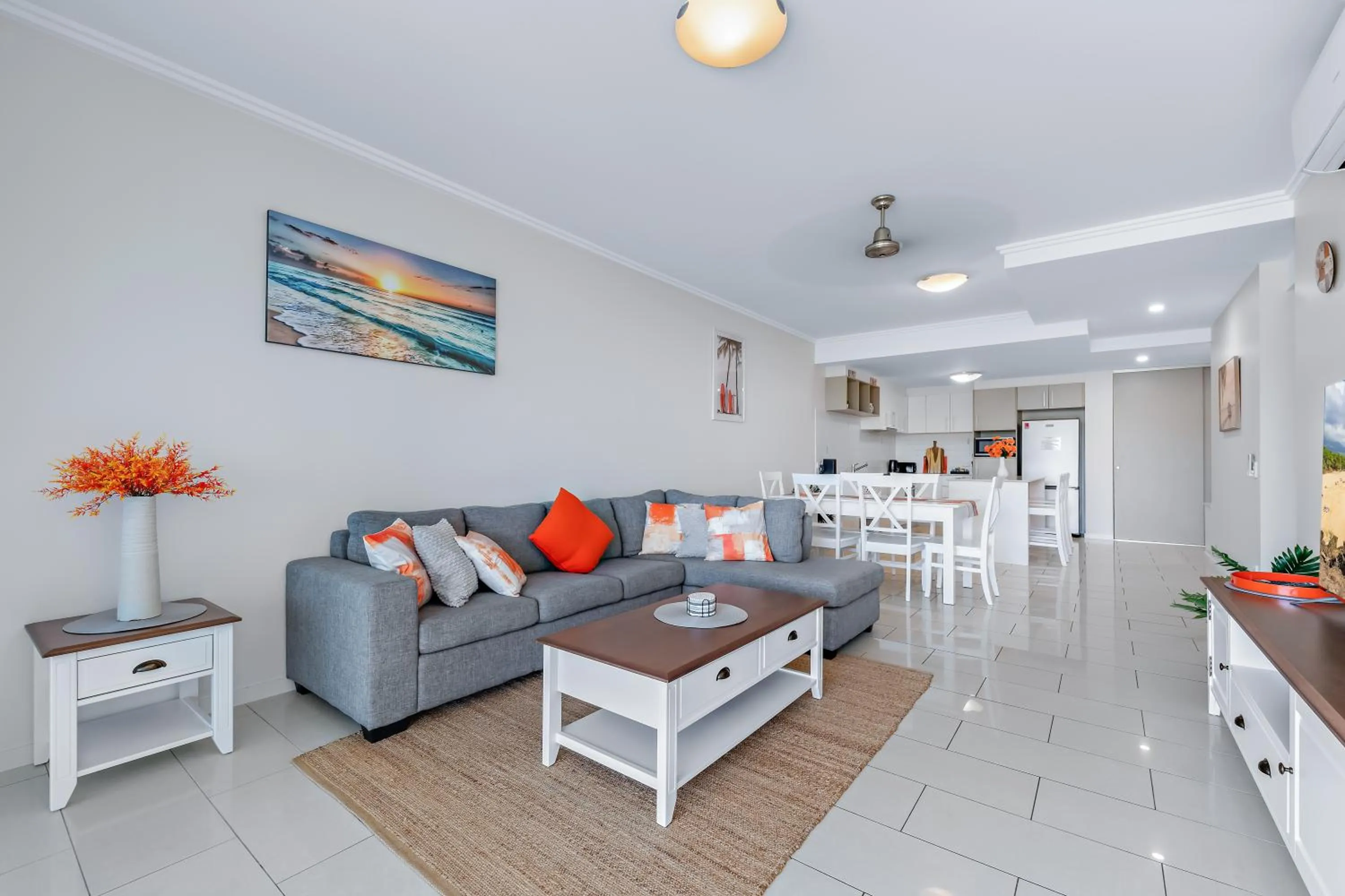 Living room in Airlie Summit Apartments