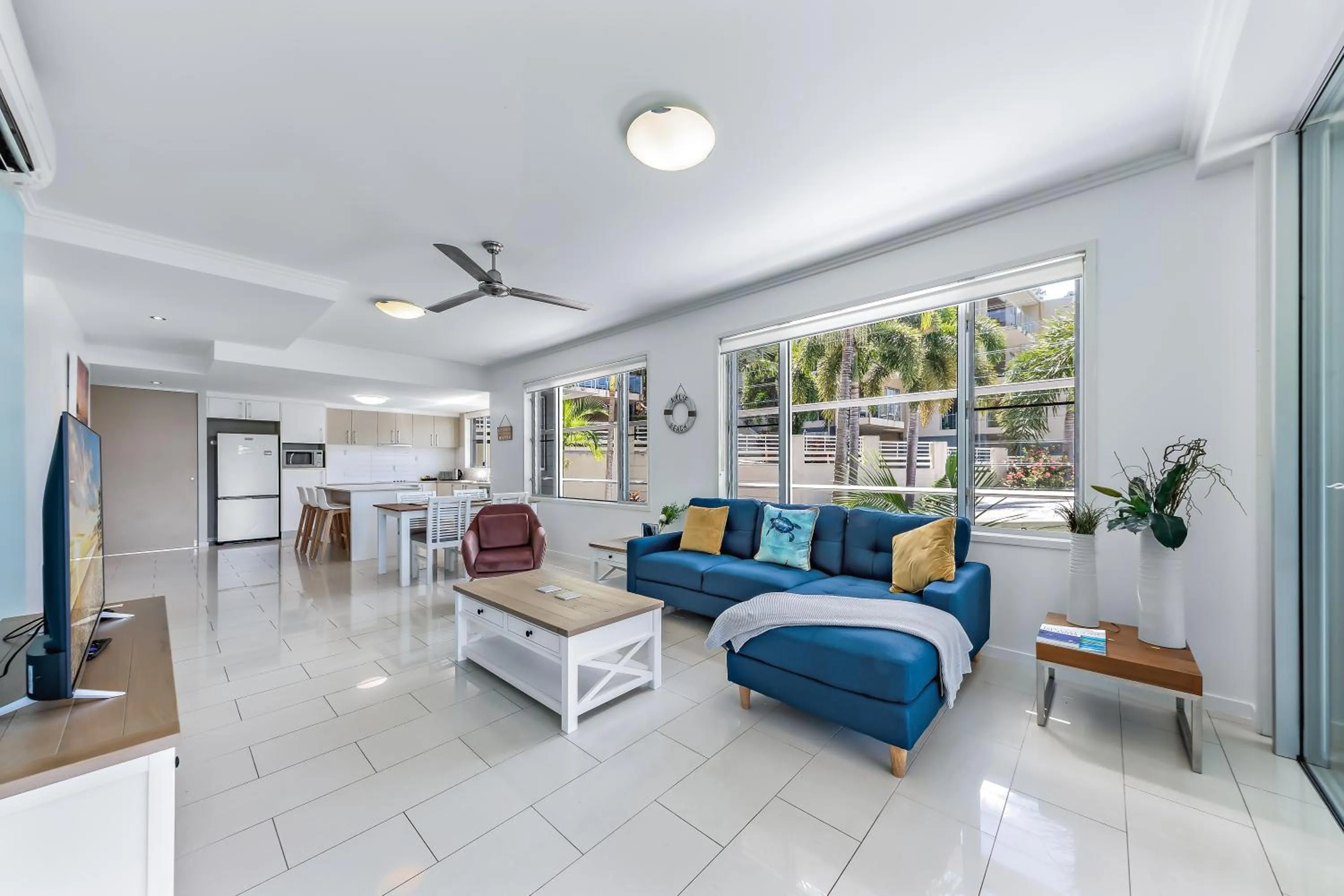 TV and multimedia in Airlie Summit Apartments