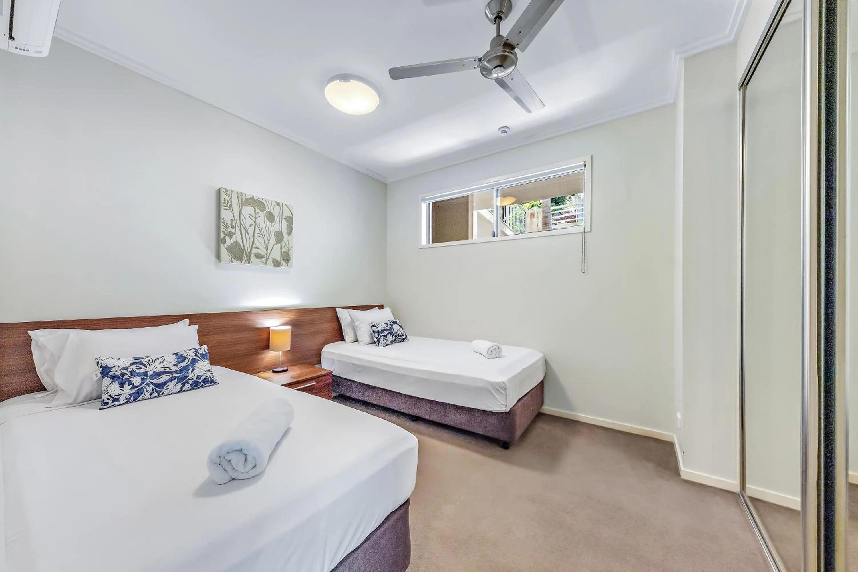 Bed in Airlie Summit Apartments