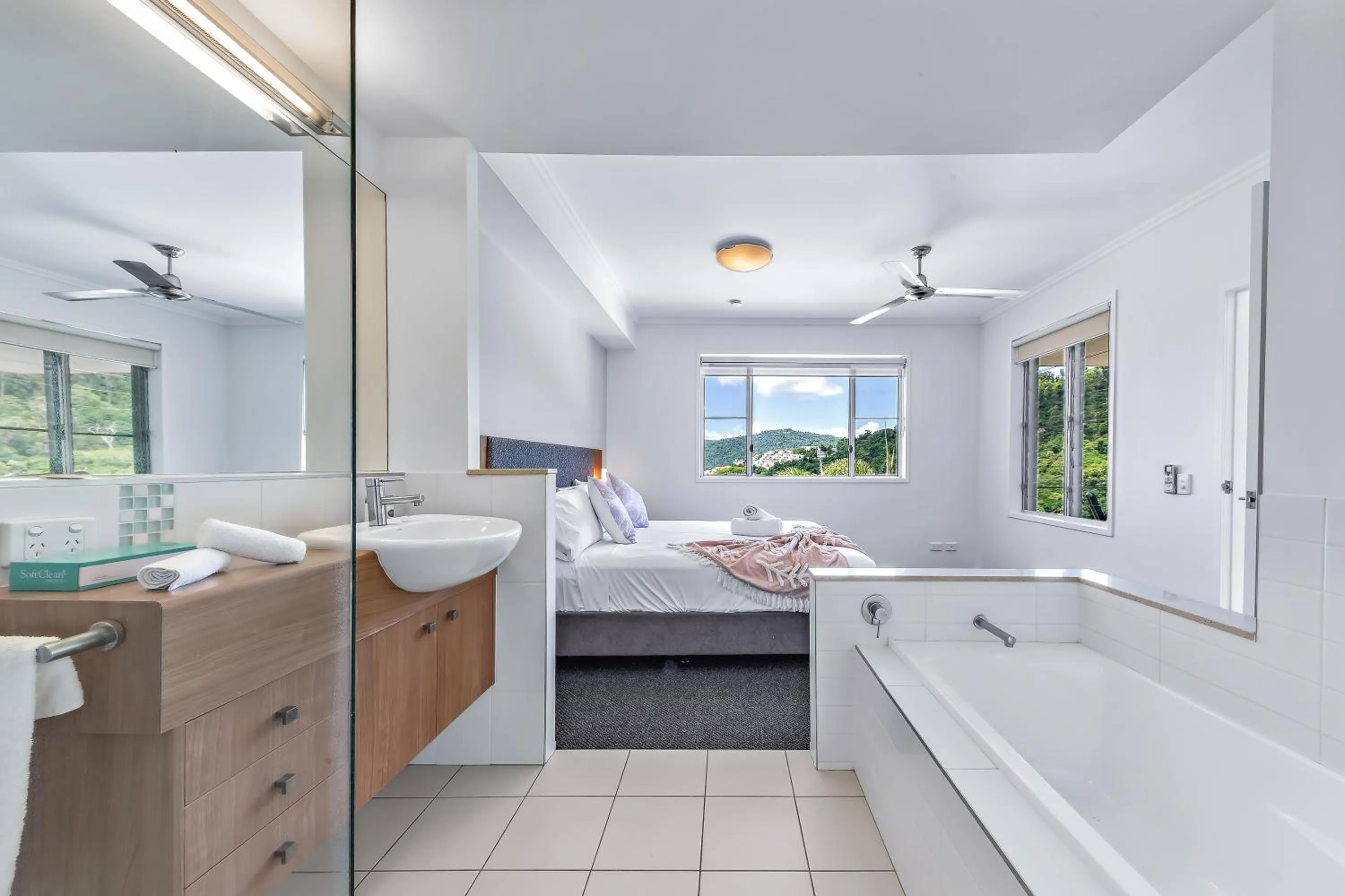 Bed in Airlie Summit Apartments