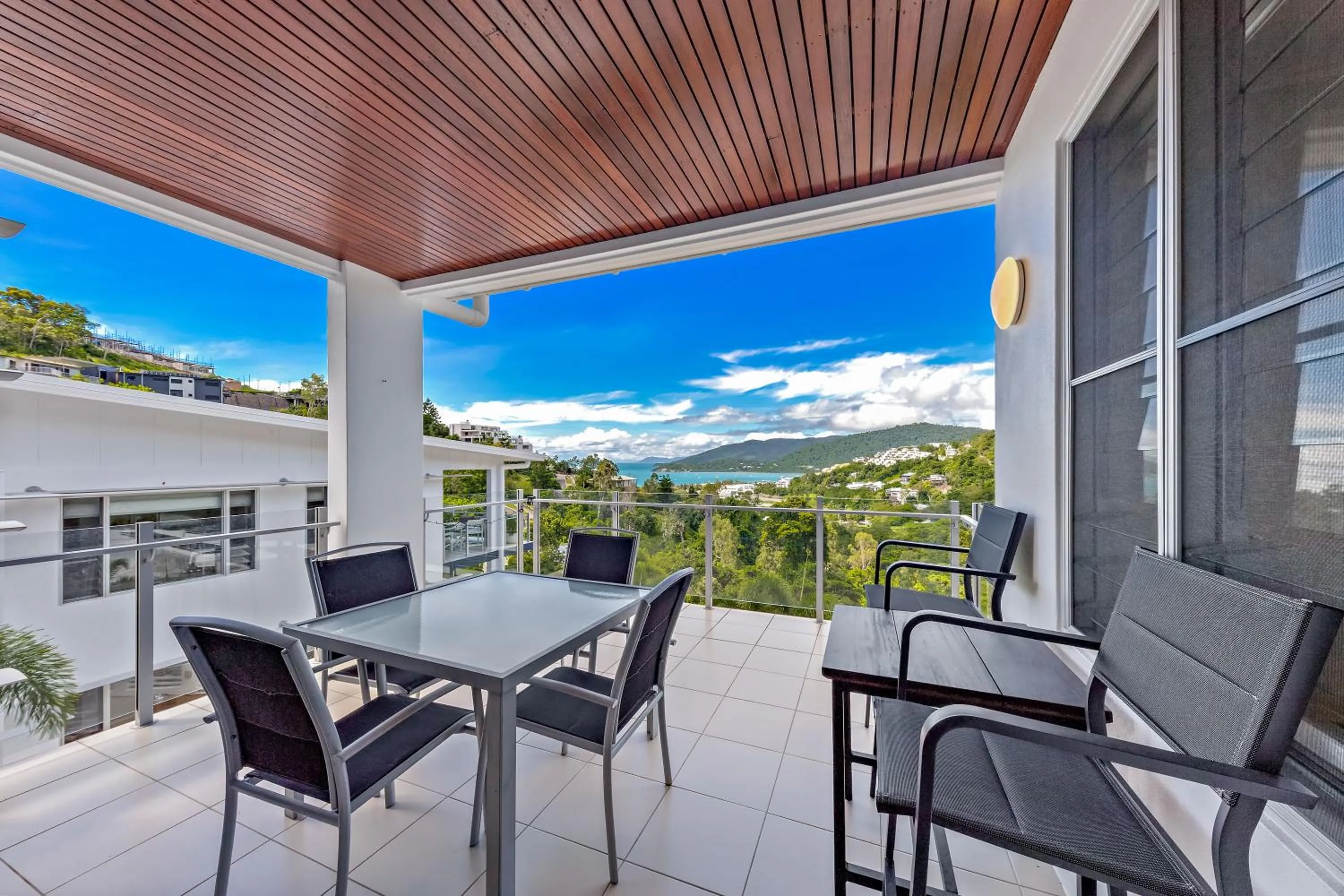 Balcony/Terrace in Airlie Summit Apartments