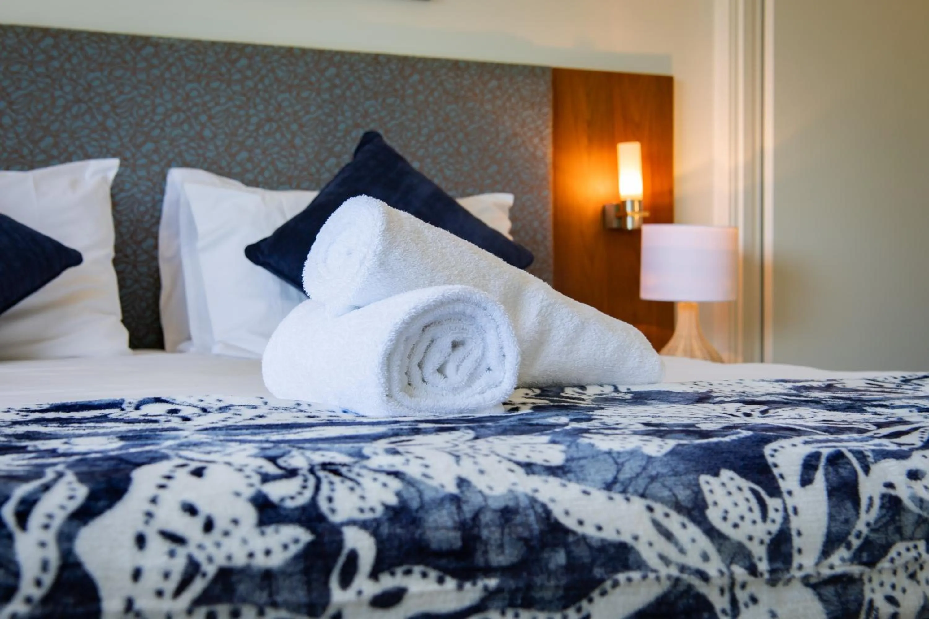 Bed in Airlie Summit Apartments