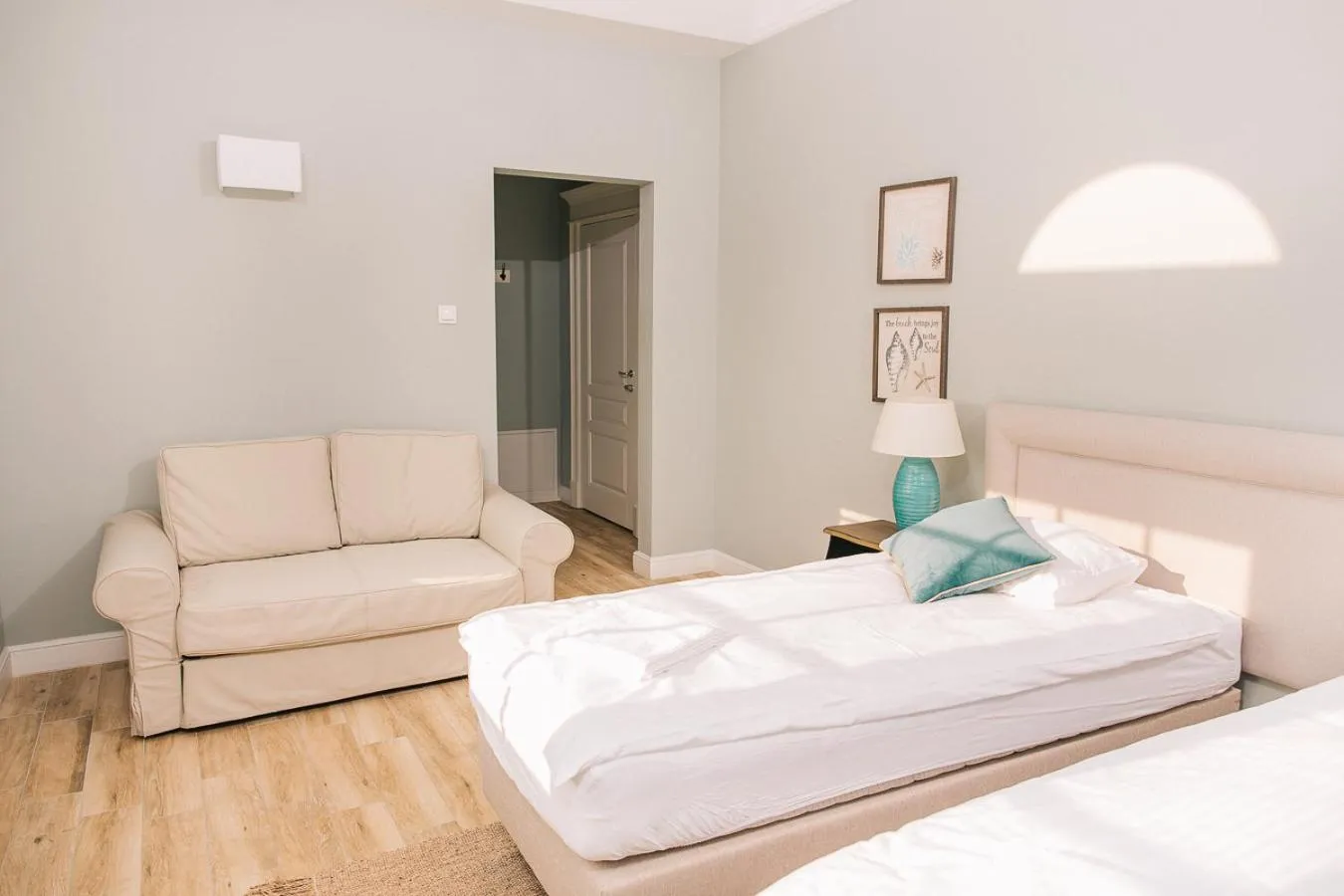 Property building, Bed in Rezydencja Miętowe Wzgórza Mansion House