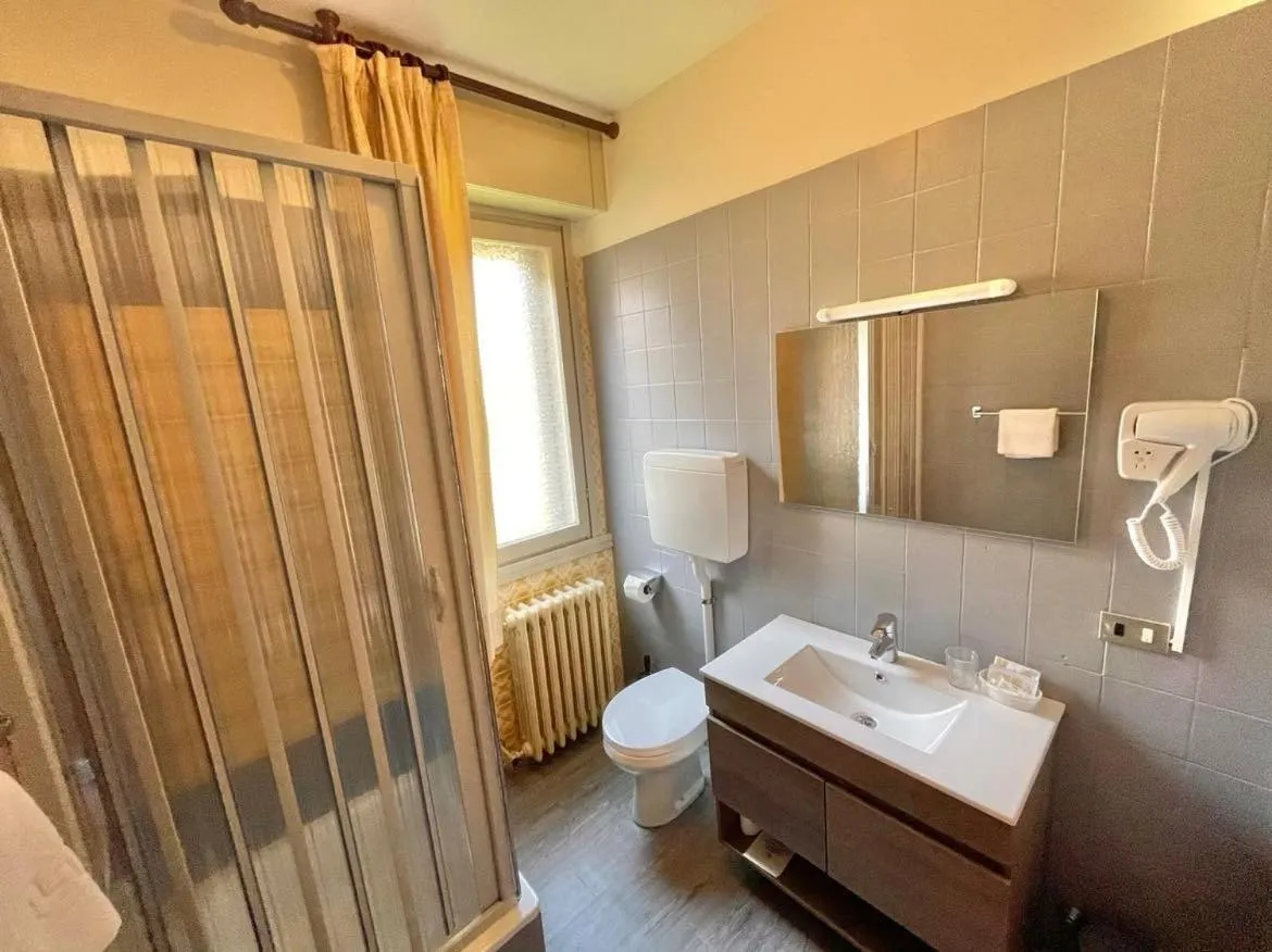 Shower in Hotel Ristorante La Sorgente