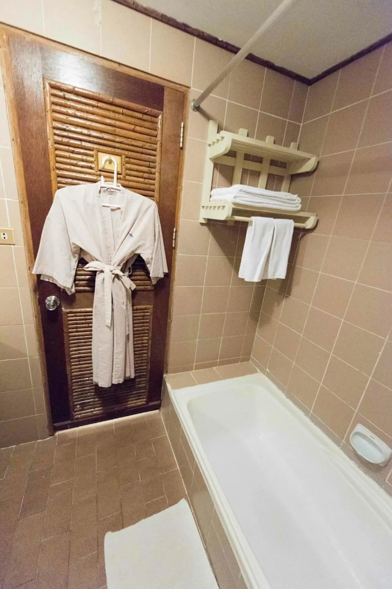 Bath in Rayong Resort Hotel โรงแรมระยองรีสอร์ท