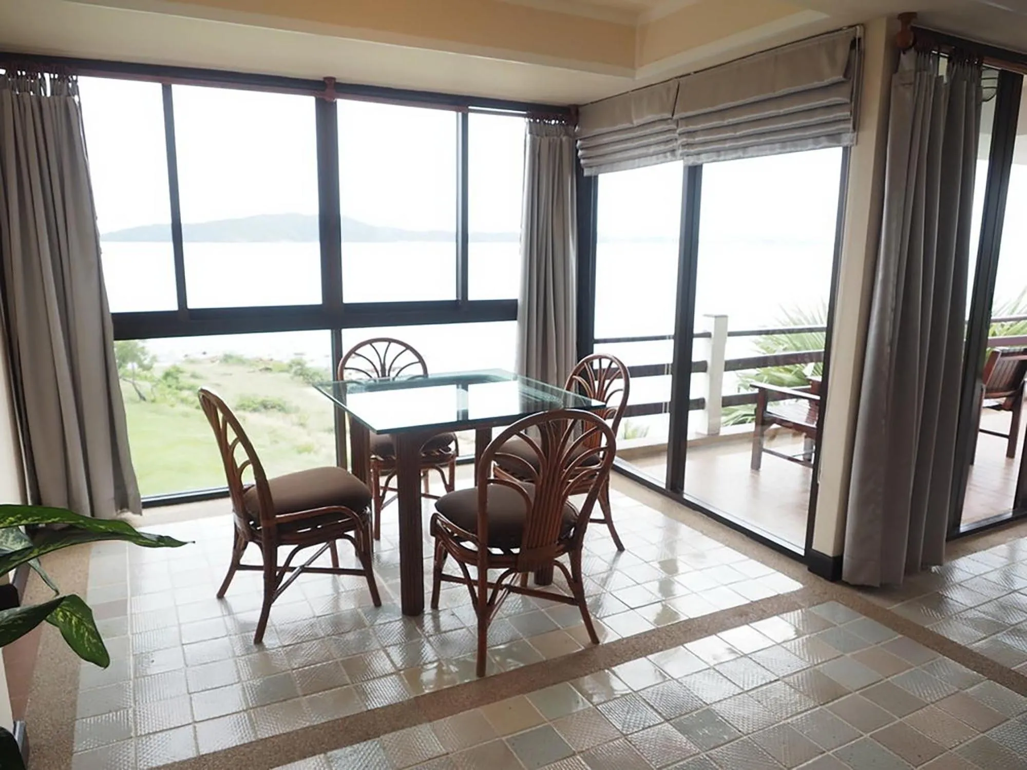 Rayong Resort Hotel โรงแรมระยองรีสอร์ท