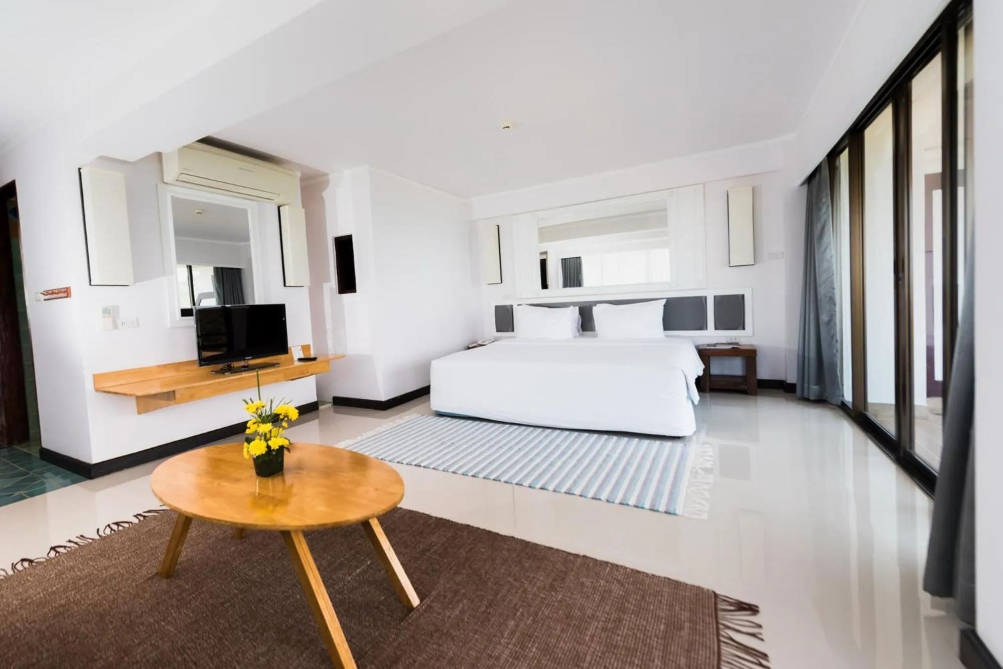 Bed in Rayong Resort Hotel โรงแรมระยองรีสอร์ท