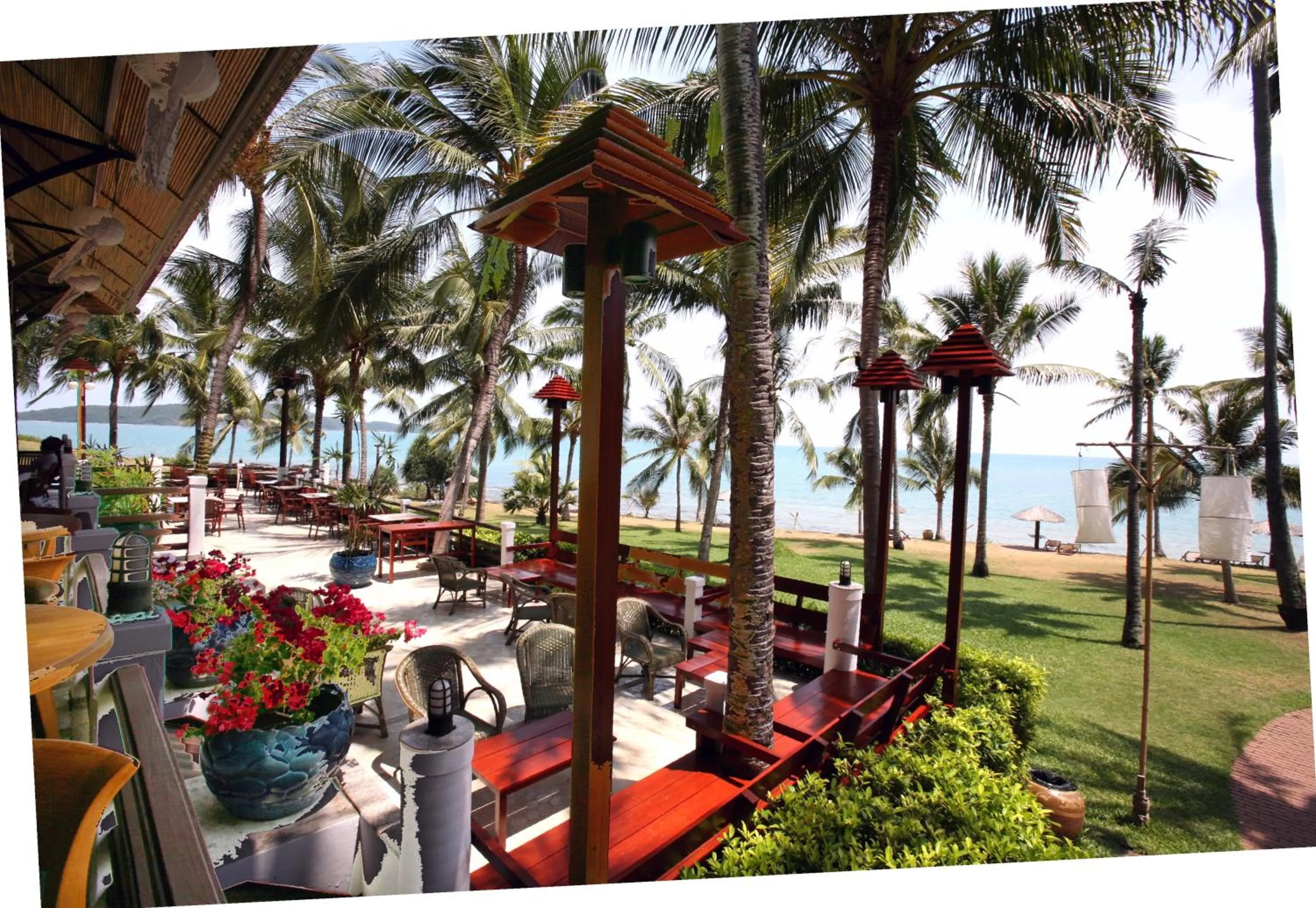 Restaurant/places to eat in Rayong Resort Hotel โรงแรมระยองรีสอร์ท