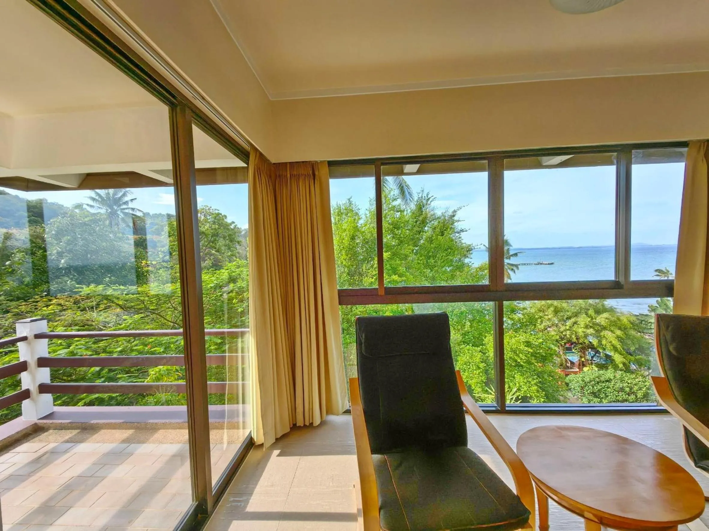 Rayong Resort Hotel โรงแรมระยองรีสอร์ท