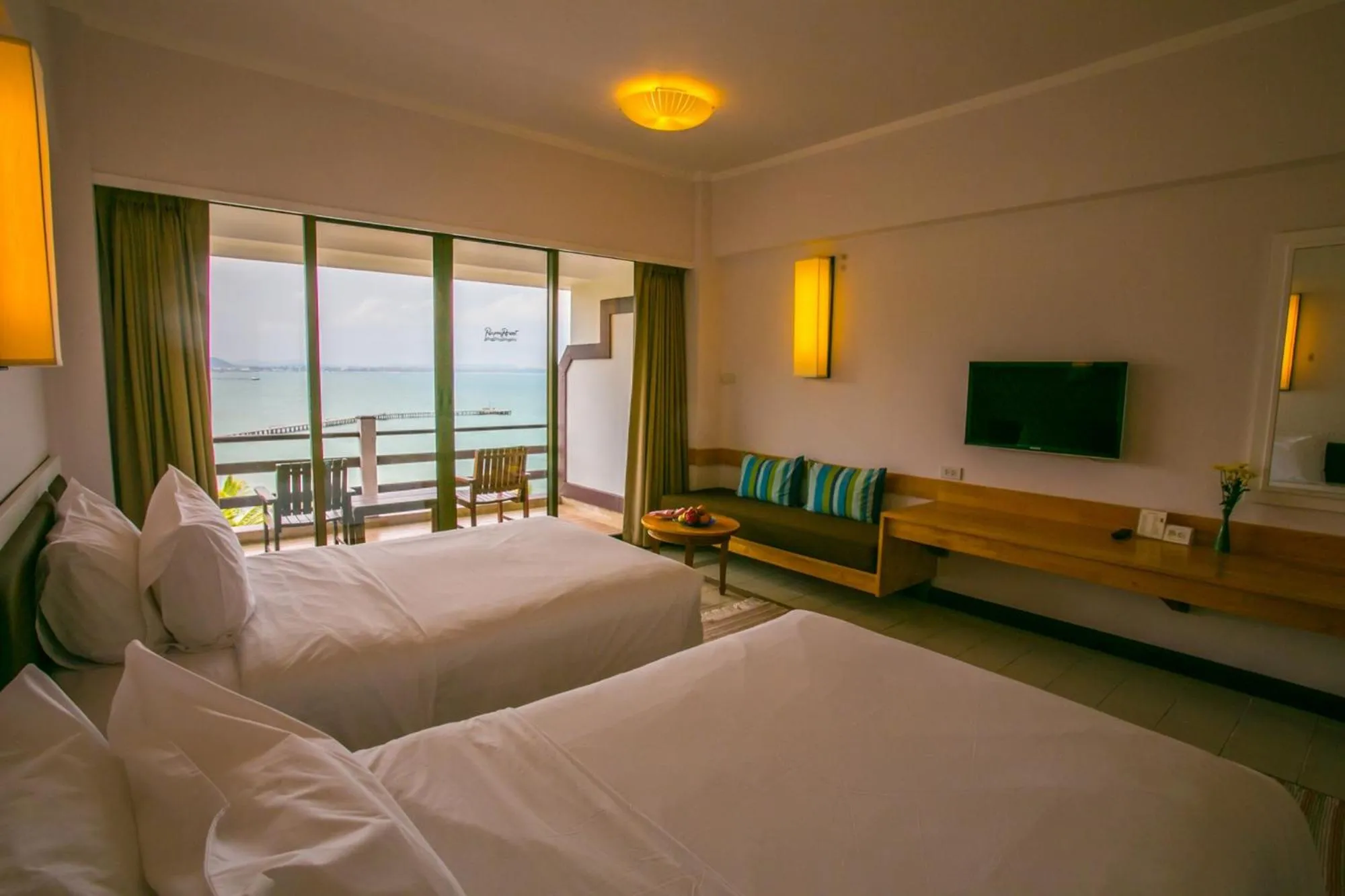 Bed in Rayong Resort Hotel โรงแรมระยองรีสอร์ท