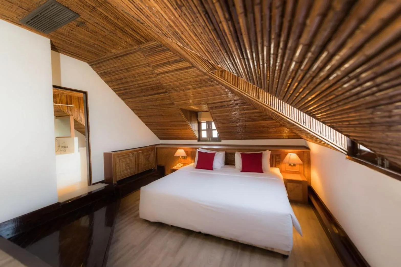 Bedroom, Bed in Rayong Resort Hotel โรงแรมระยองรีสอร์ท