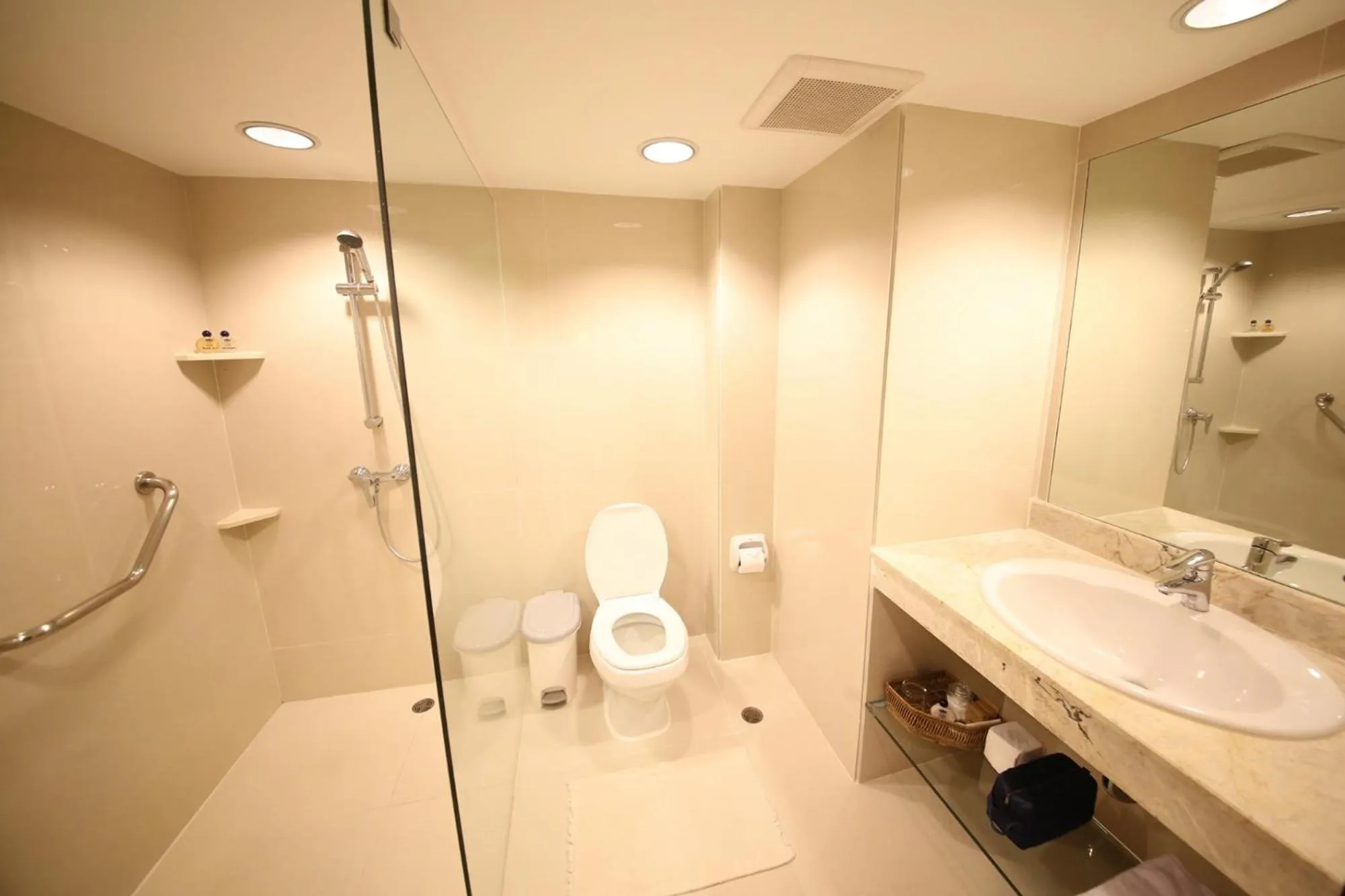 Rayong Resort Hotel โรงแรมระยองรีสอร์ท