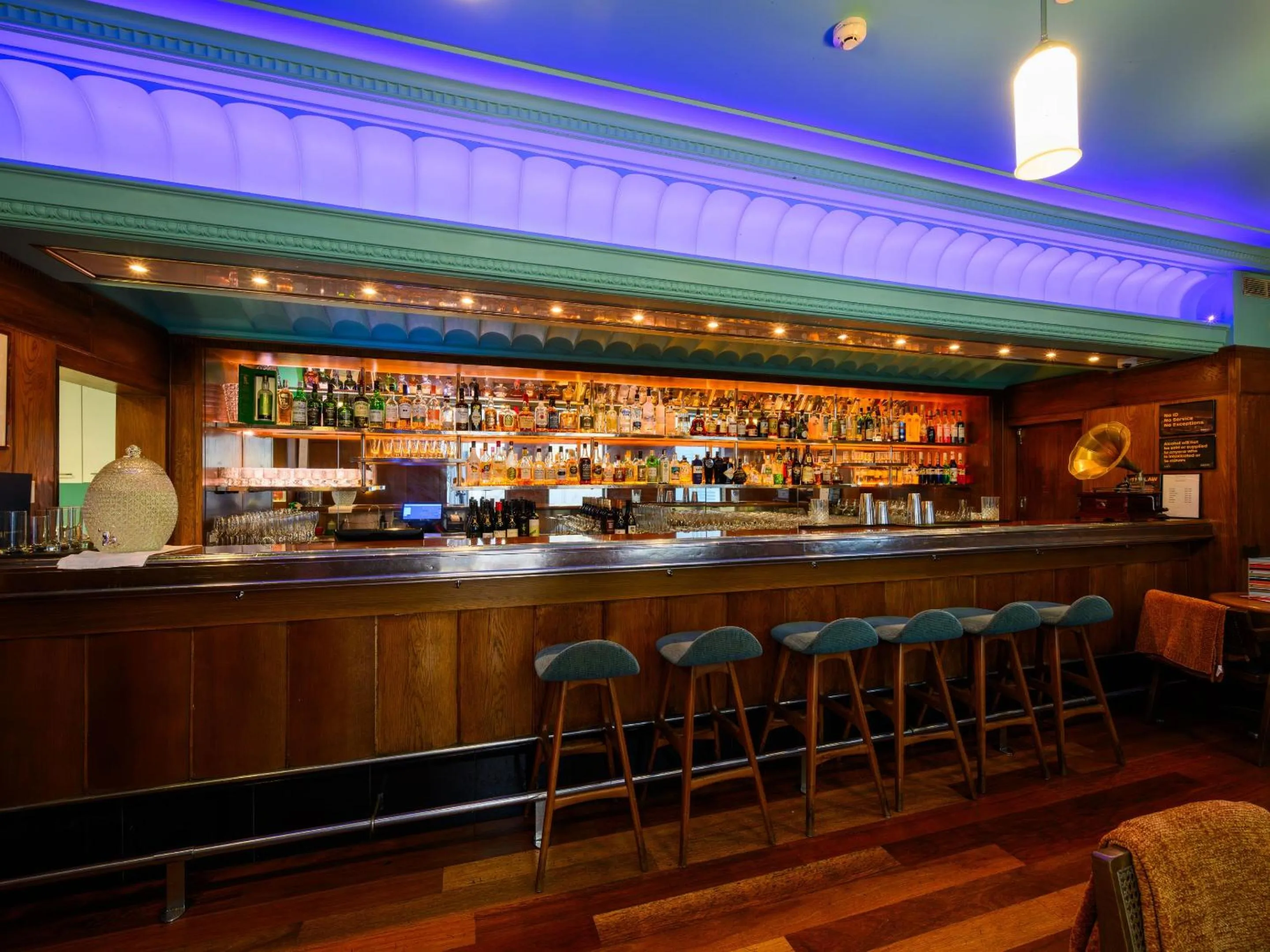 Lounge or bar in Hotel DeBrett
