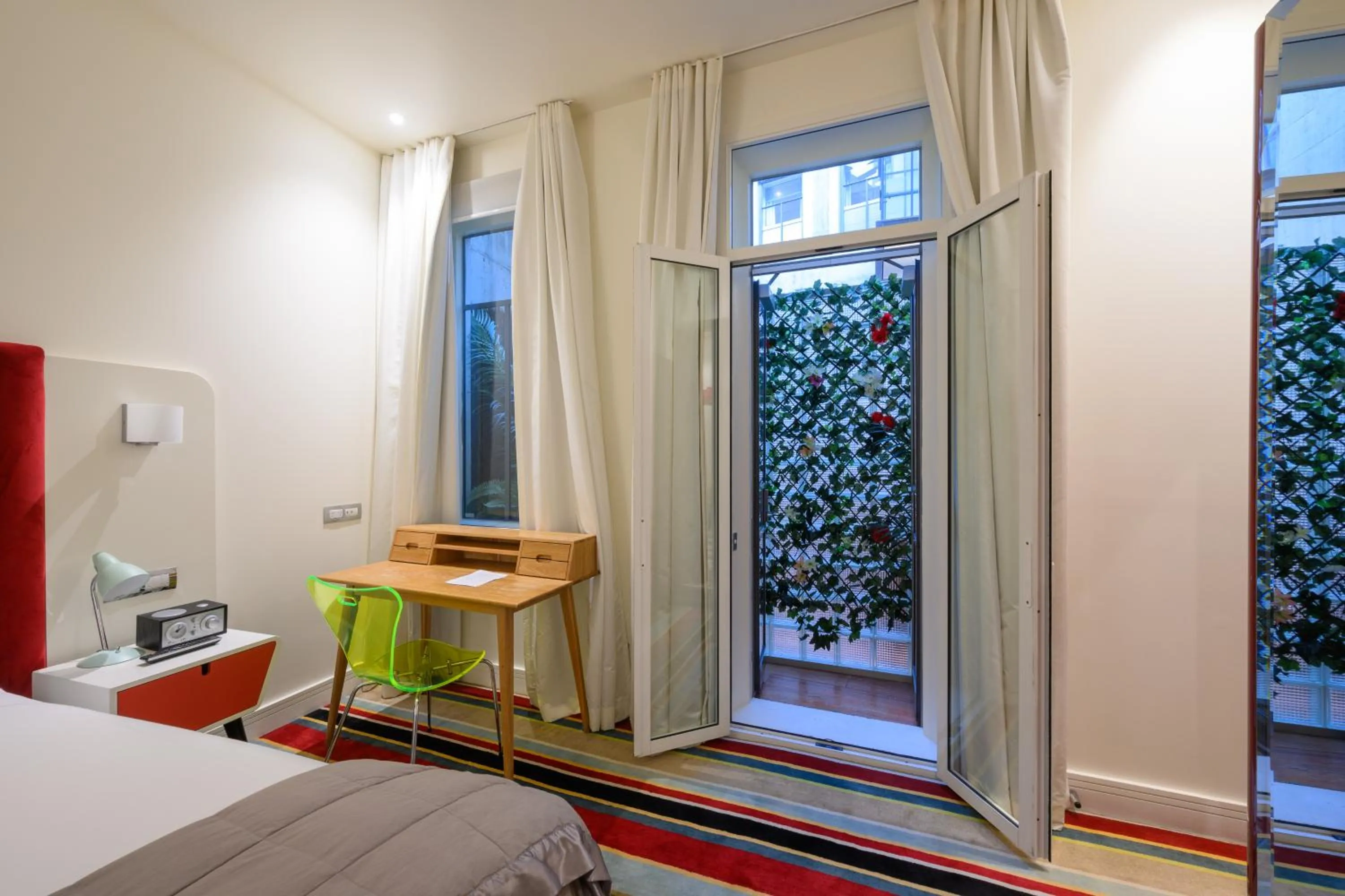 View (from property/room), Bed in Hotel DeBrett