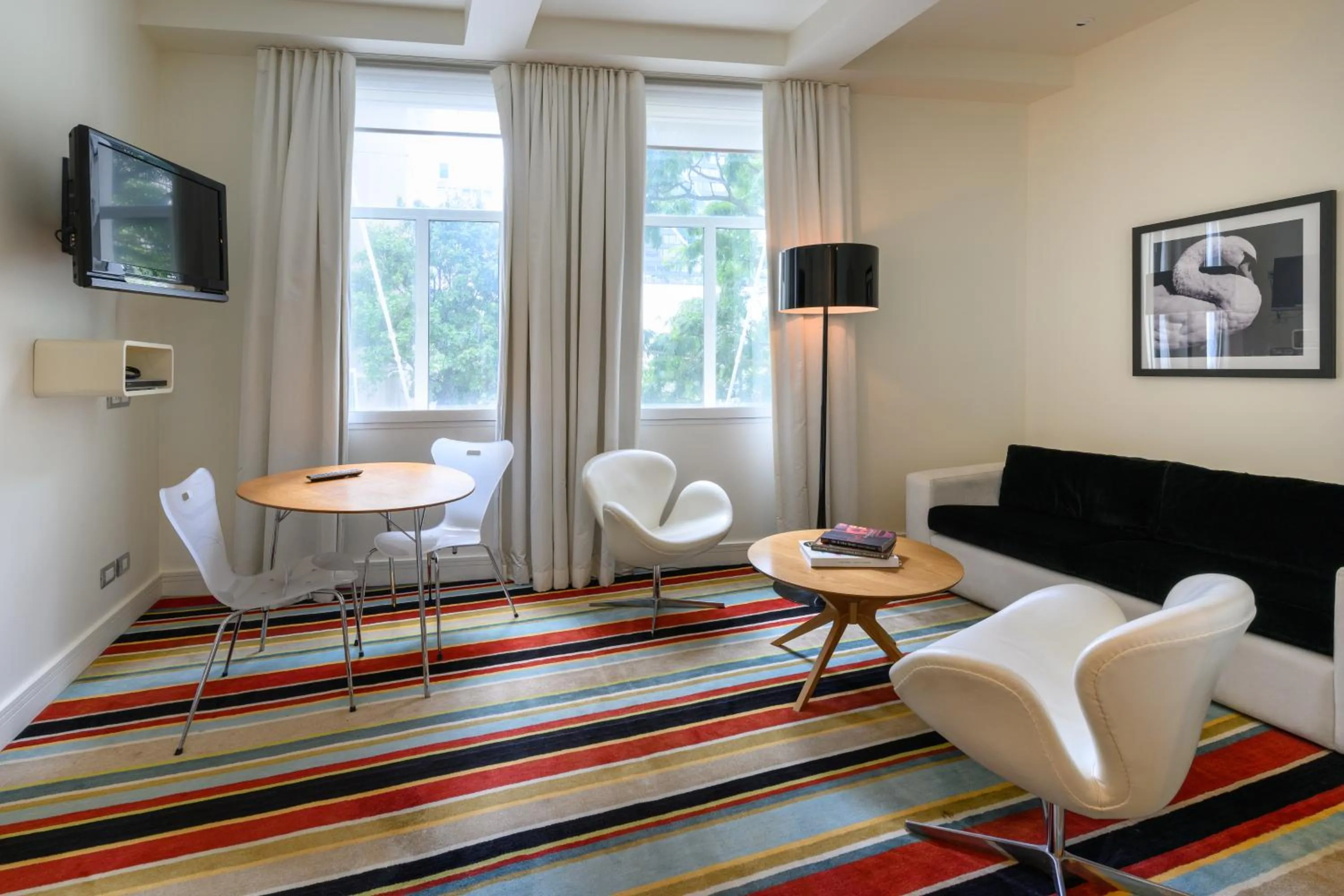 TV and multimedia in Hotel DeBrett