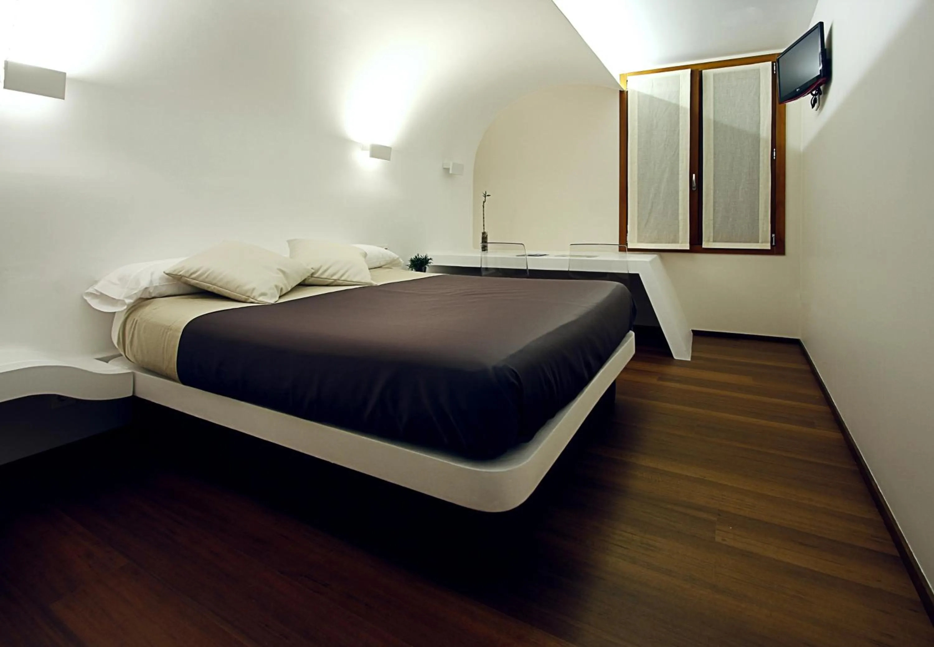 Photo of the whole room, Bed in Pensión Iturriza