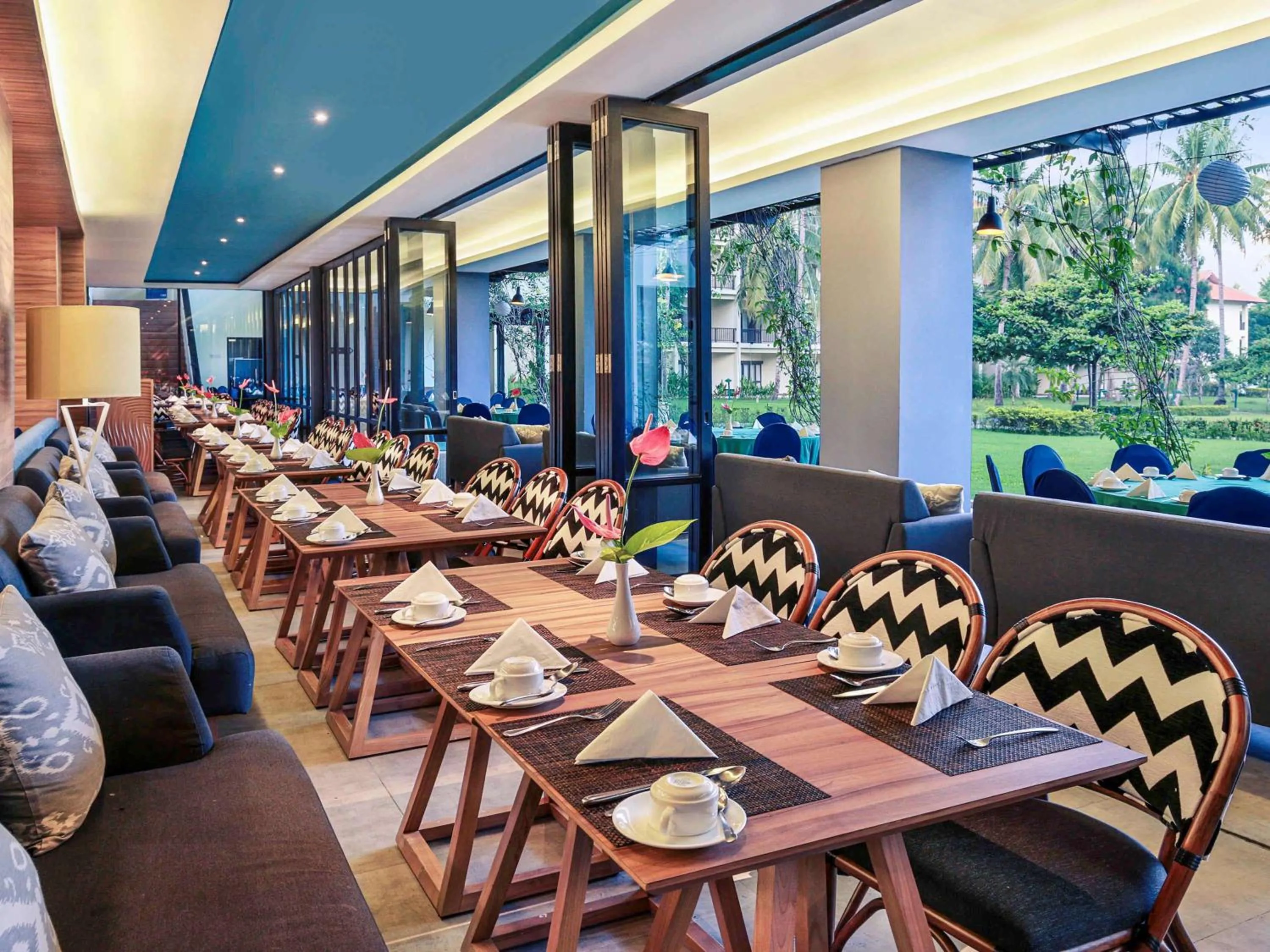 Restaurant/places to eat in Manado Tateli Resort and Convention