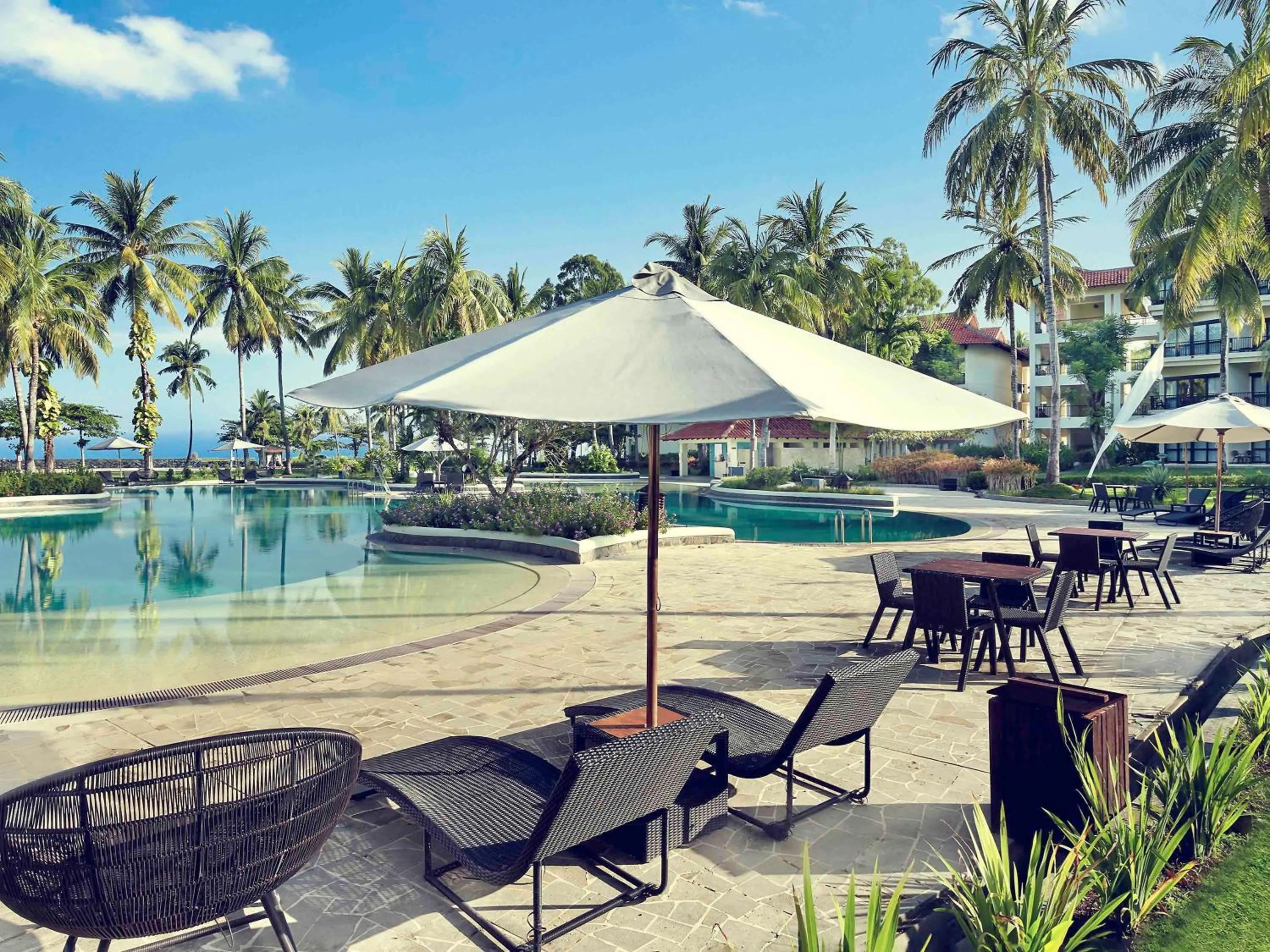 Lounge or bar in Manado Tateli Resort and Convention